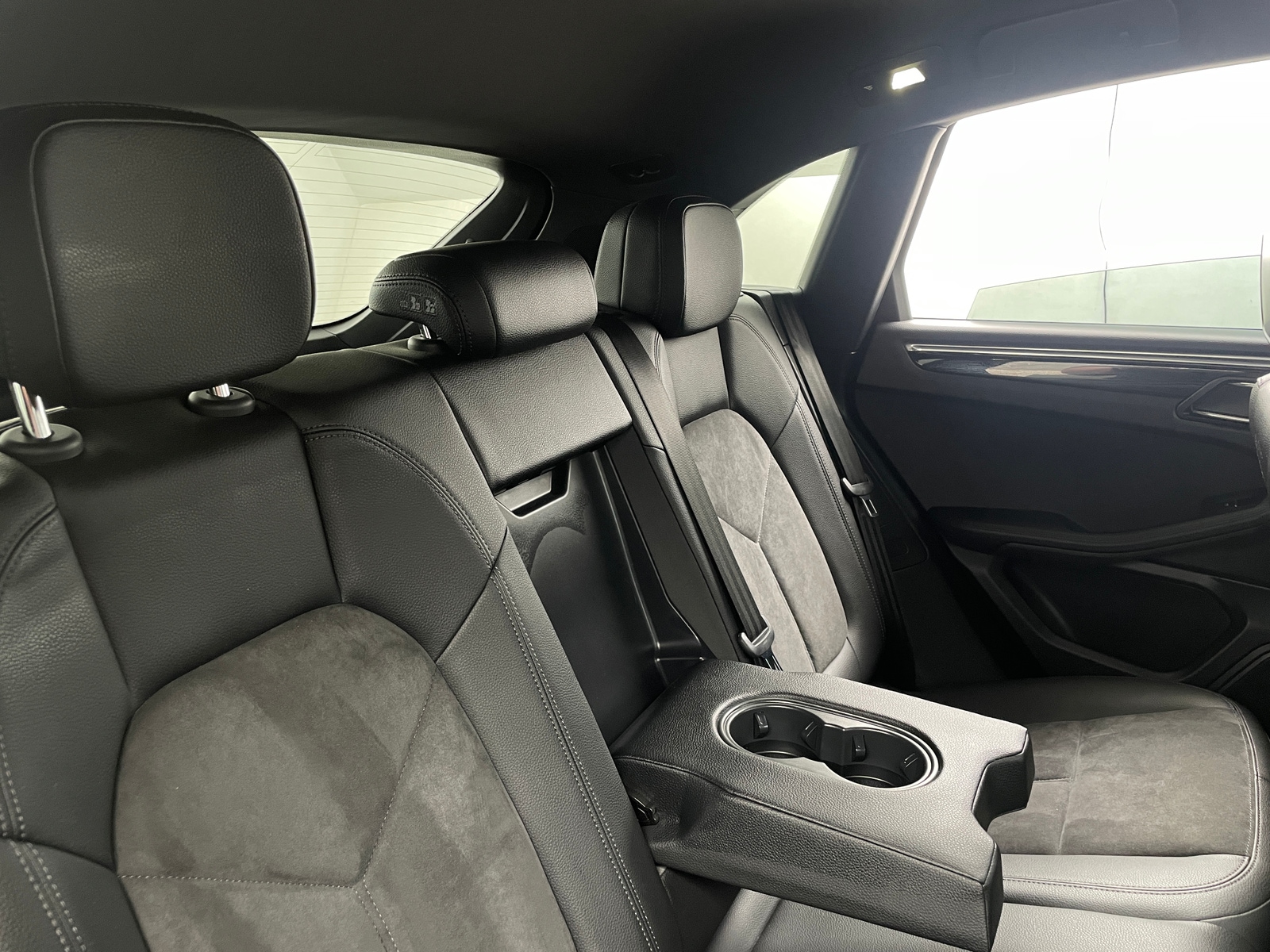 Thumbnail: 2020 Porsche Macan - 5