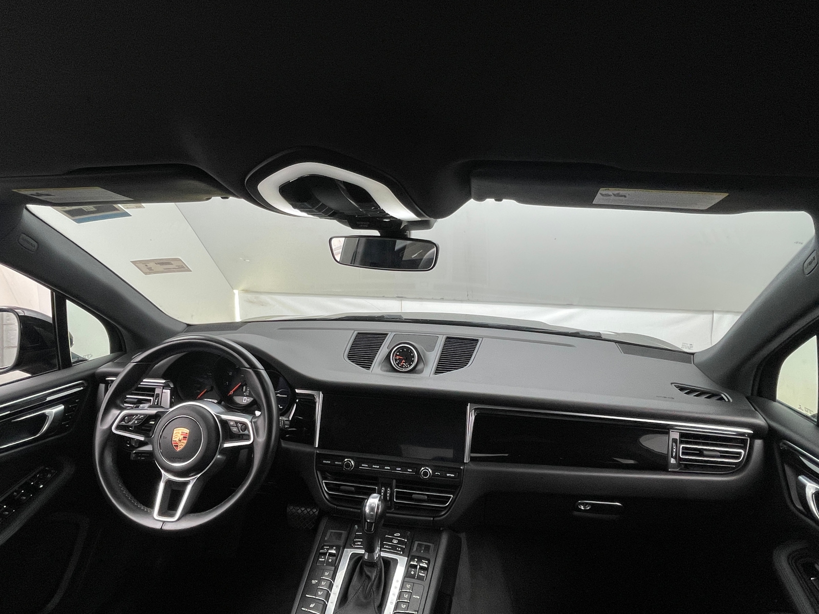 Thumbnail: 2020 Porsche Macan - 2