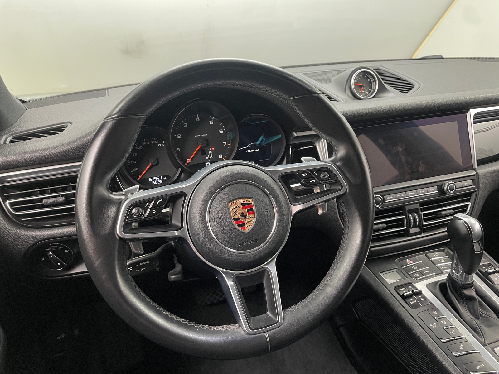 Thumbnail: 2020 Porsche Macan - 4