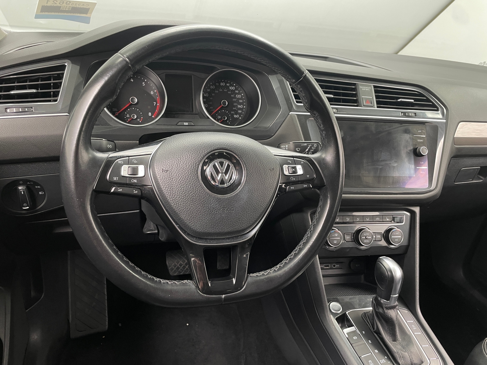 Thumbnail: 2018 Volkswagen Tiguan - 4