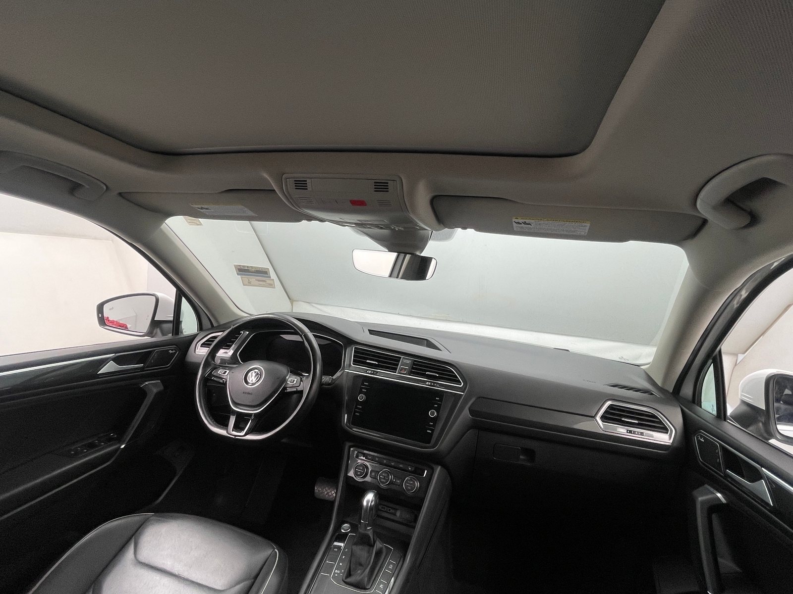 Thumbnail: 2018 Volkswagen Tiguan - 2