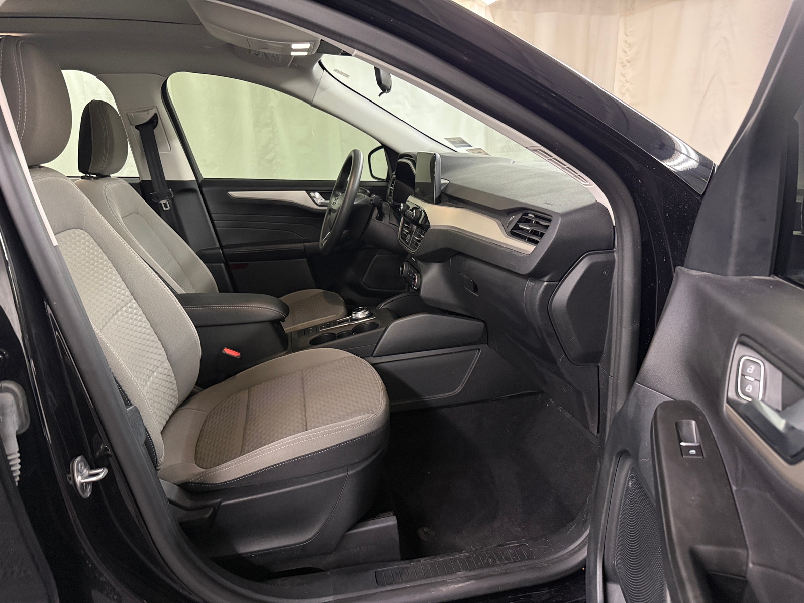 Thumbnail: 2021 Ford Escape - 2
