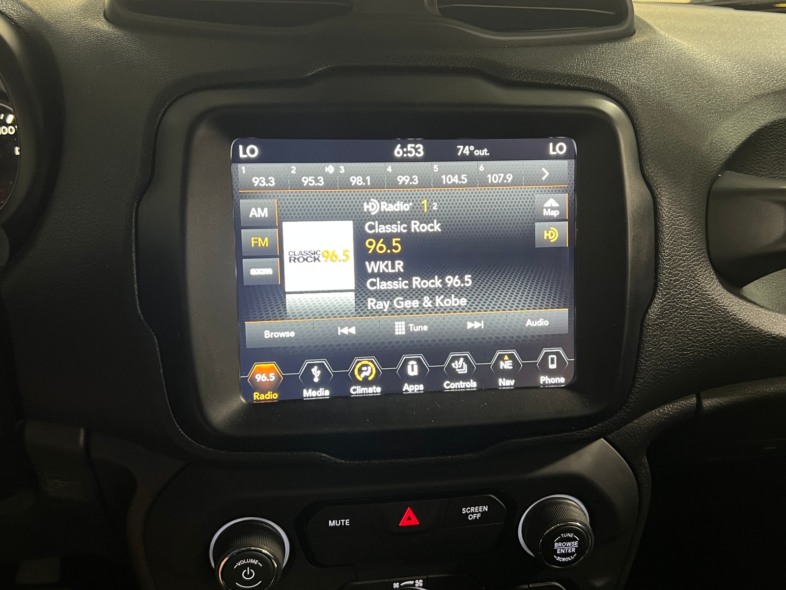 Thumbnail: 2018 Jeep Renegade - 4