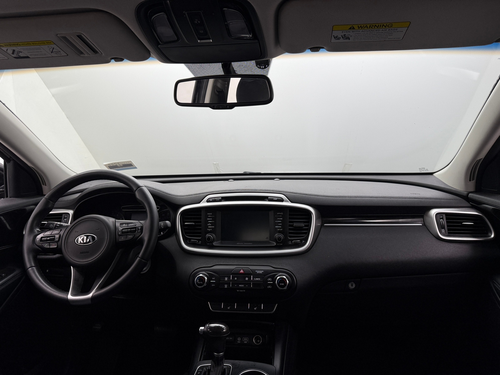 Thumbnail: 2018 Kia Sorento - 3