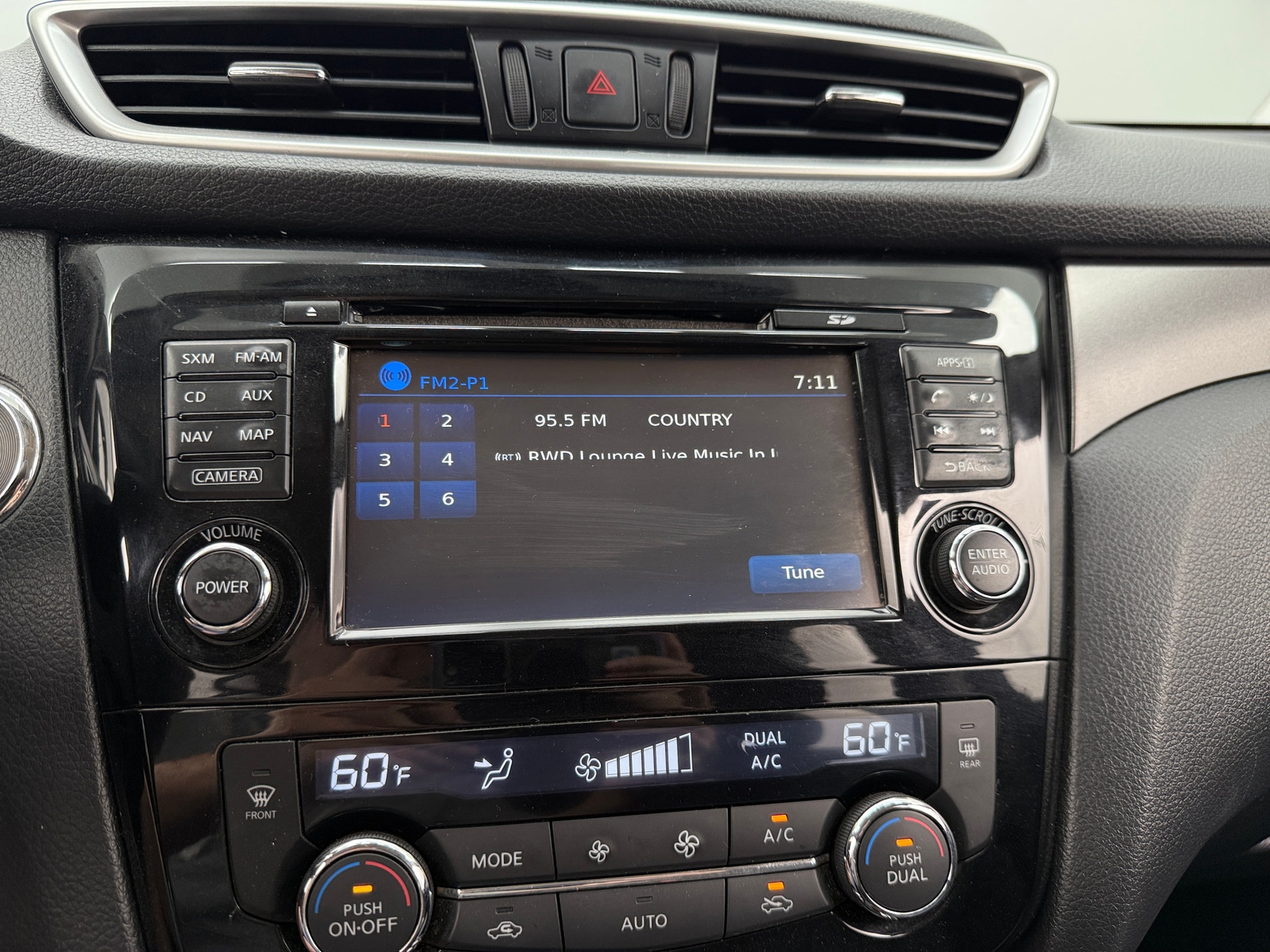 Thumbnail: 2016 Nissan Rogue - 4