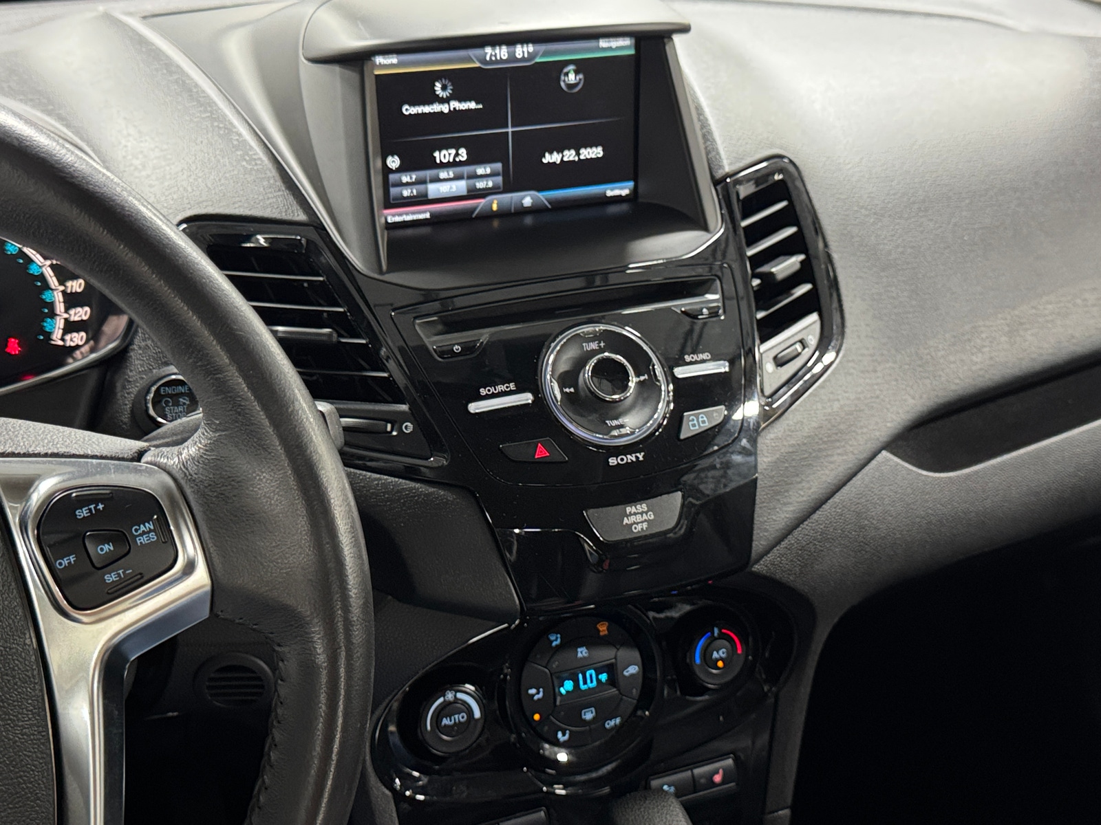 Thumbnail: 2015 Ford Fiesta - 3