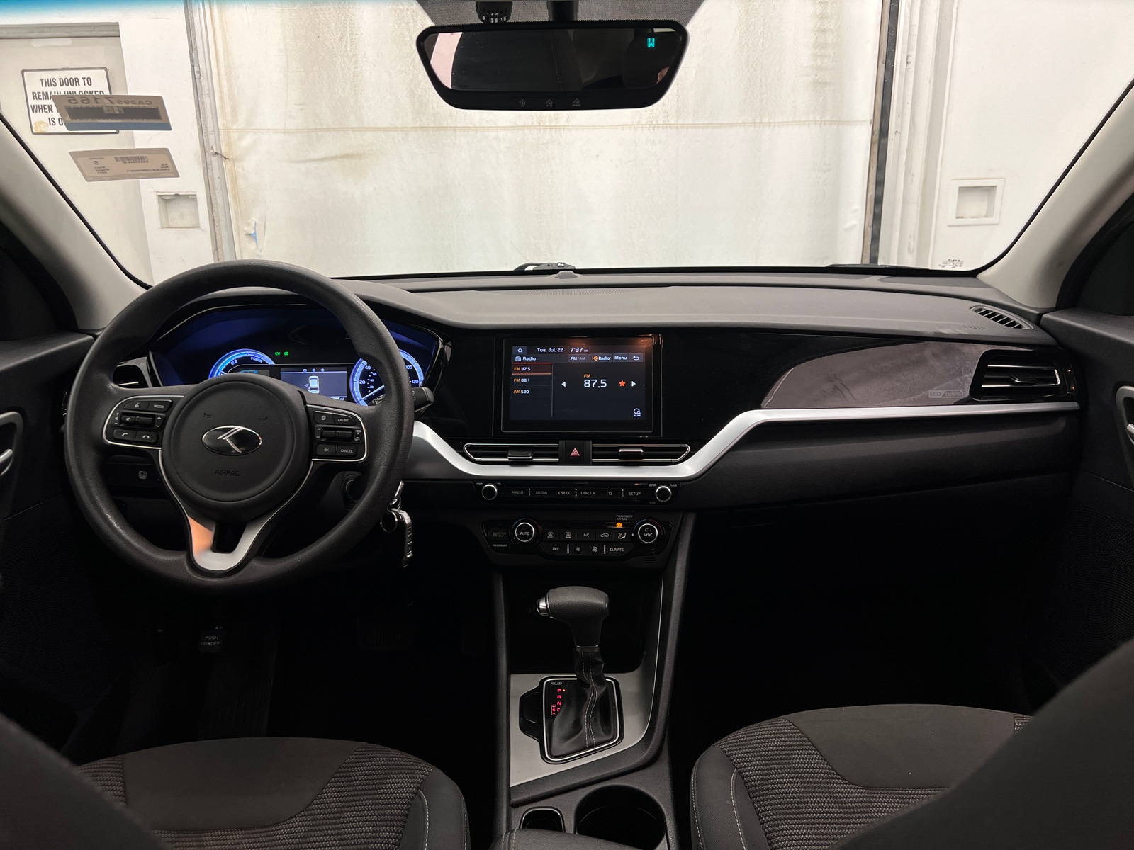 Thumbnail: 2021 Kia Niro - 3
