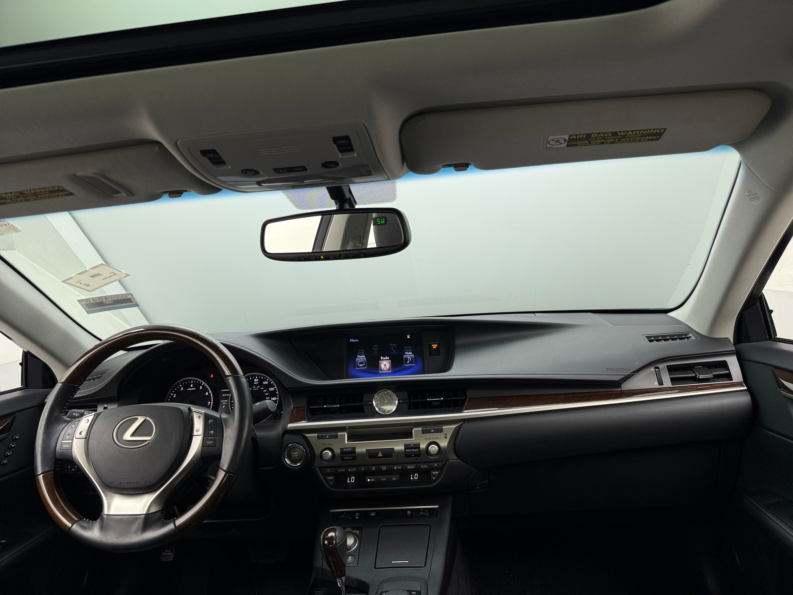 Thumbnail: 2015 Lexus ES - 2