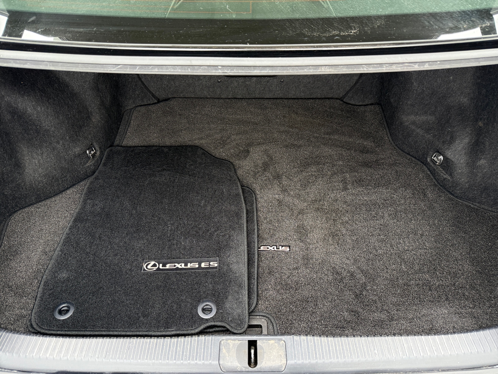 Thumbnail: 2015 Lexus ES - 6
