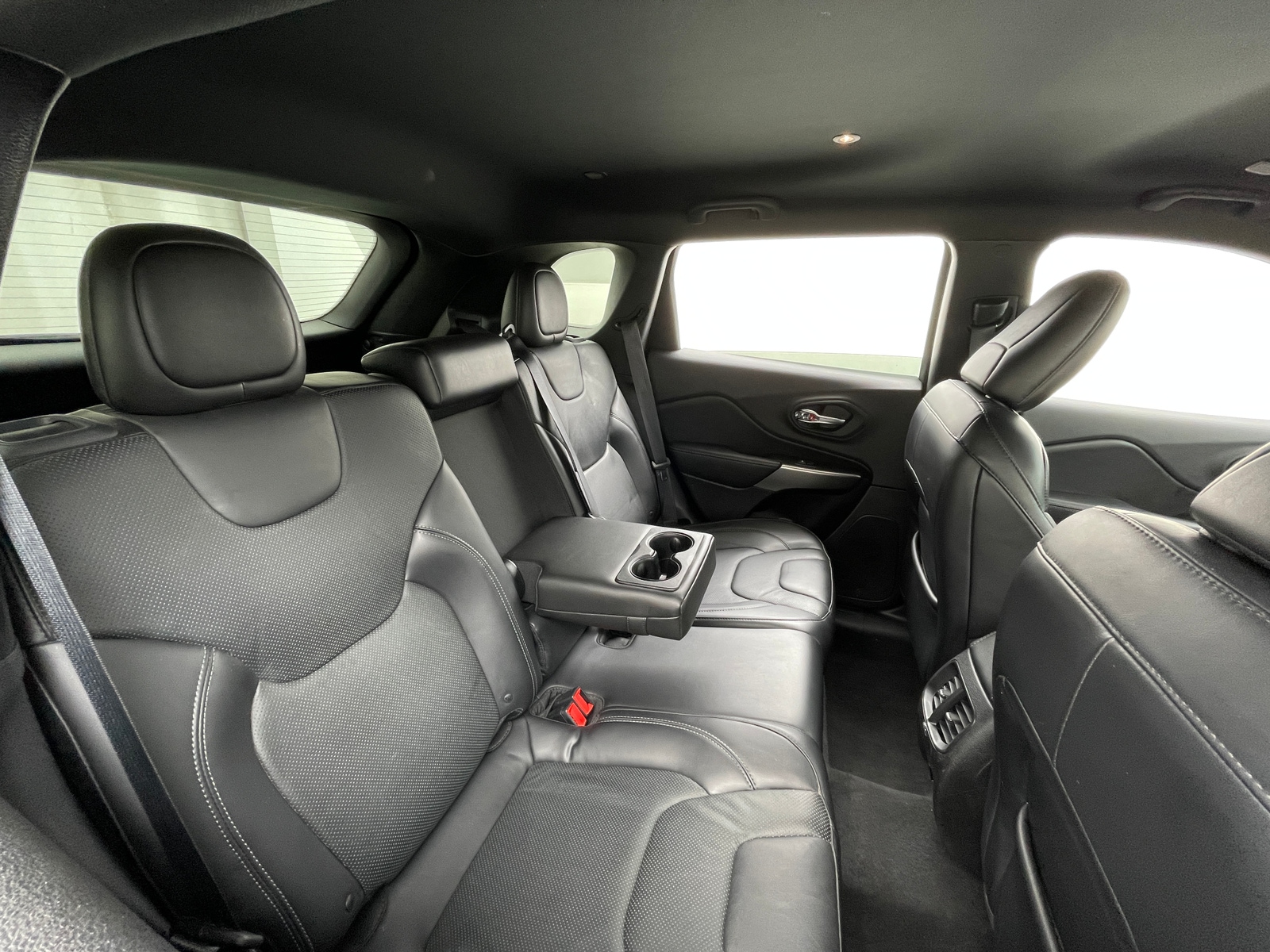 Thumbnail: 2019 Jeep Cherokee - 5