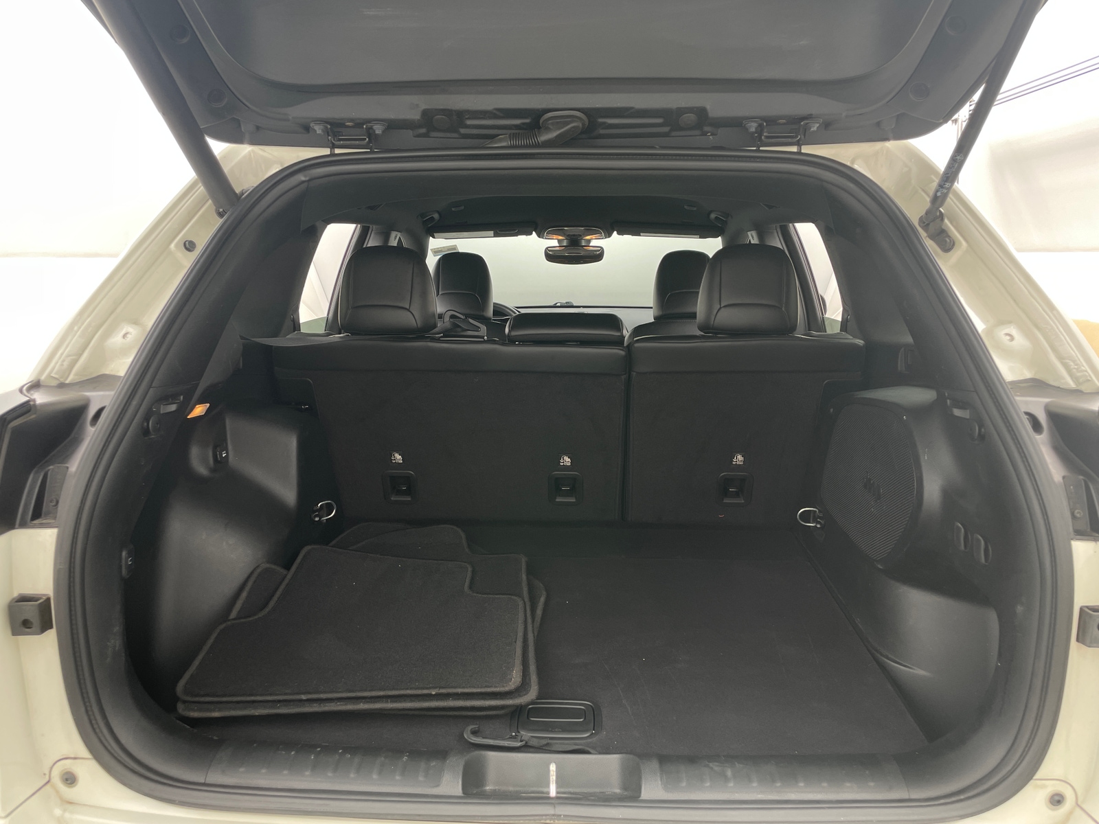 Thumbnail: 2019 Jeep Cherokee - 6