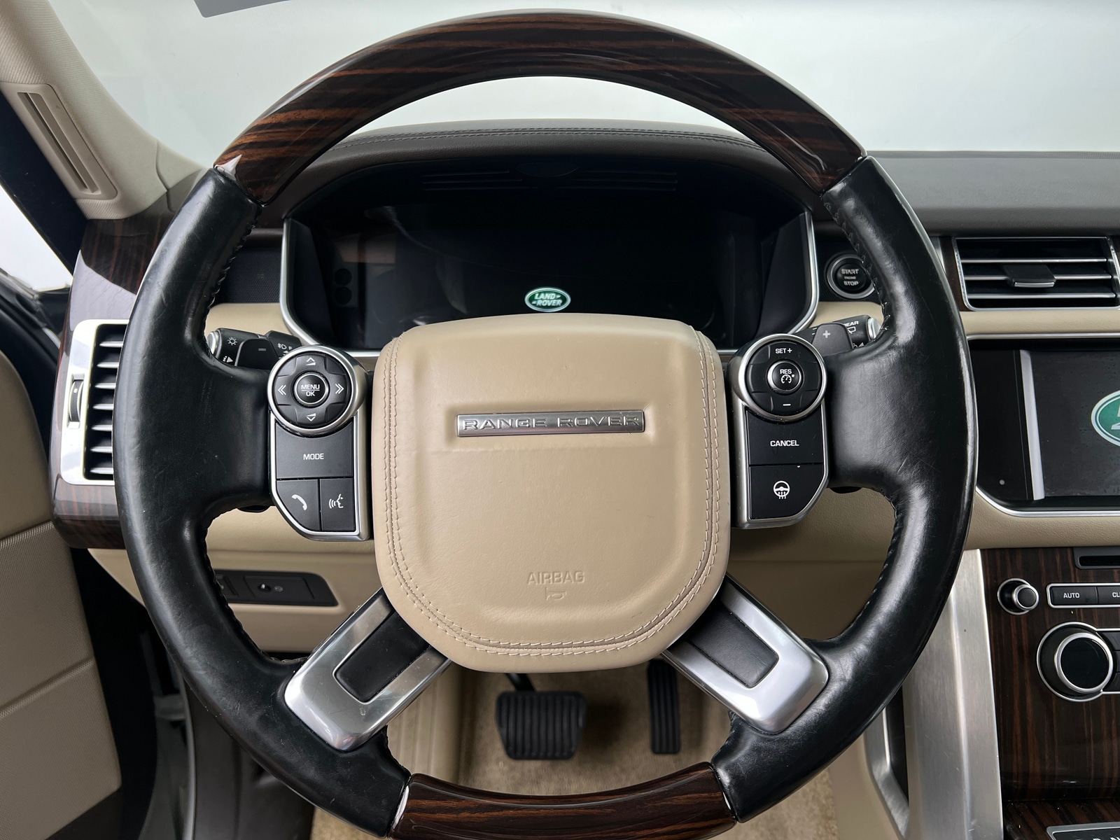 Thumbnail: 2016 Land Rover Range Rover - 4