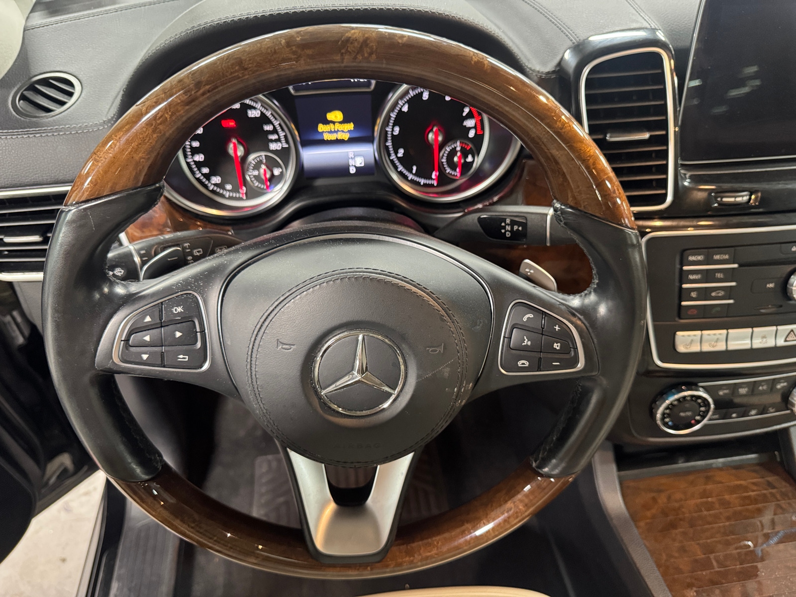 Thumbnail: 2019 Mercedes-Benz GLS - 4