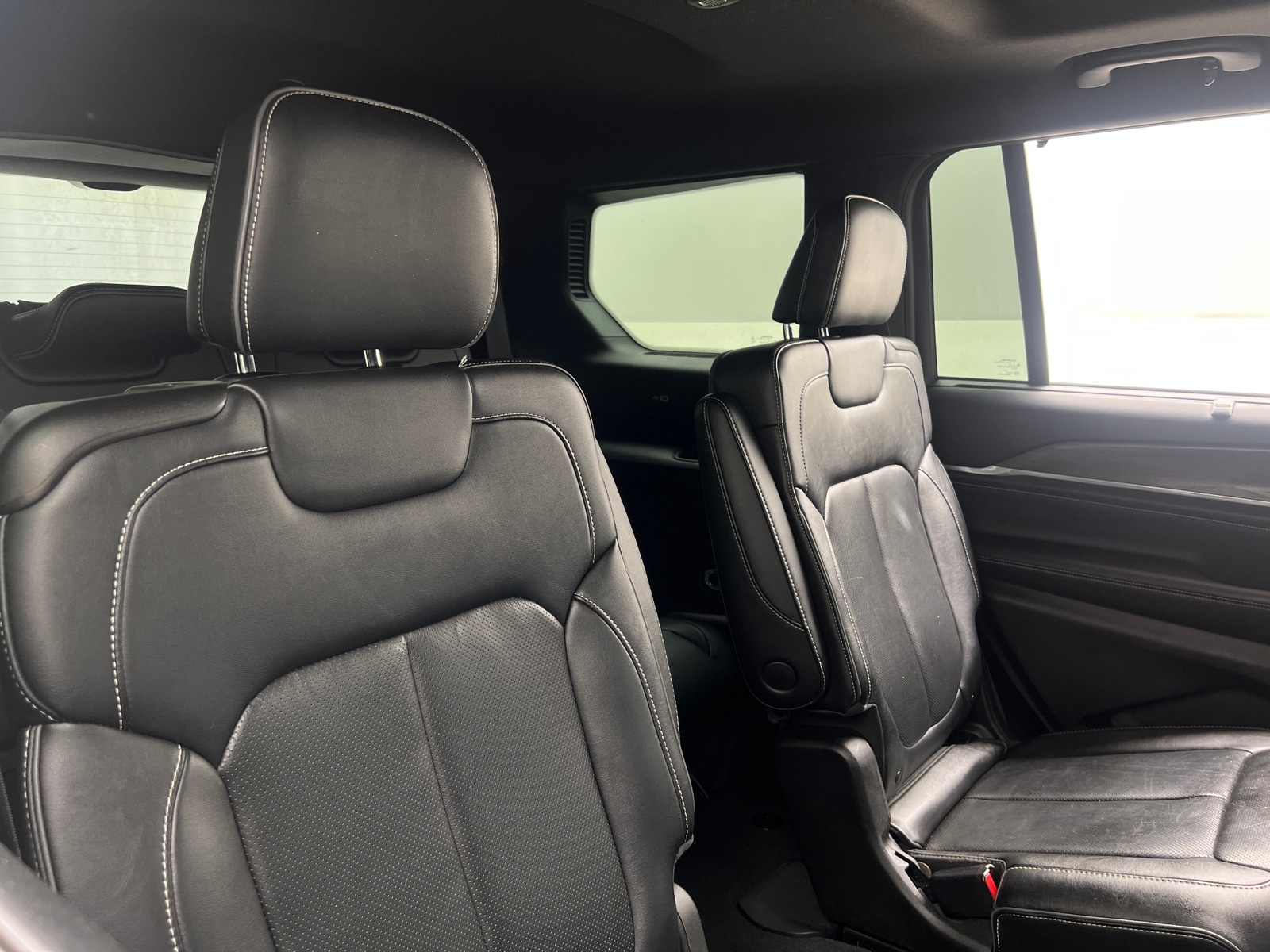 Thumbnail: 2022 Jeep Grand Cherokee L - 5