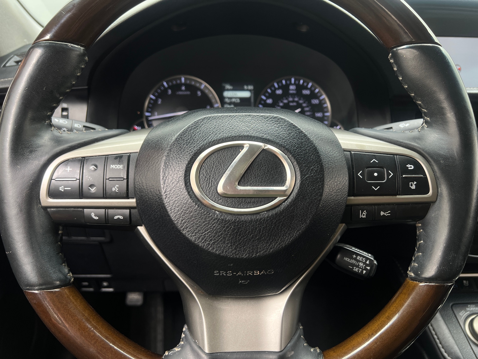 Thumbnail: 2017 Lexus ES - 4