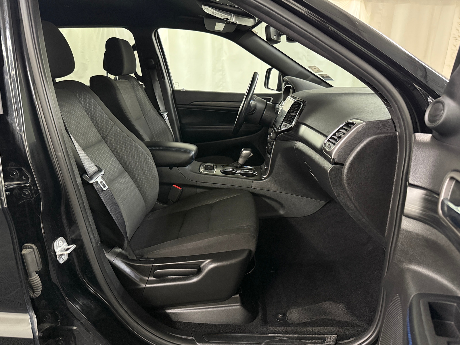 Thumbnail: 2020 Jeep Grand Cherokee - 2