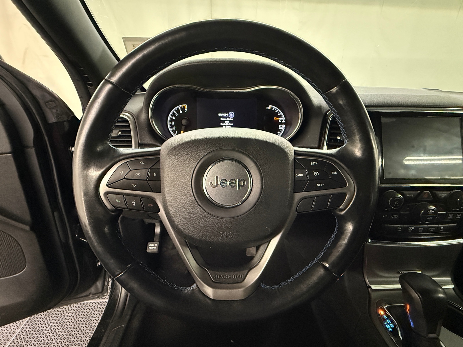 Thumbnail: 2020 Jeep Grand Cherokee - 5