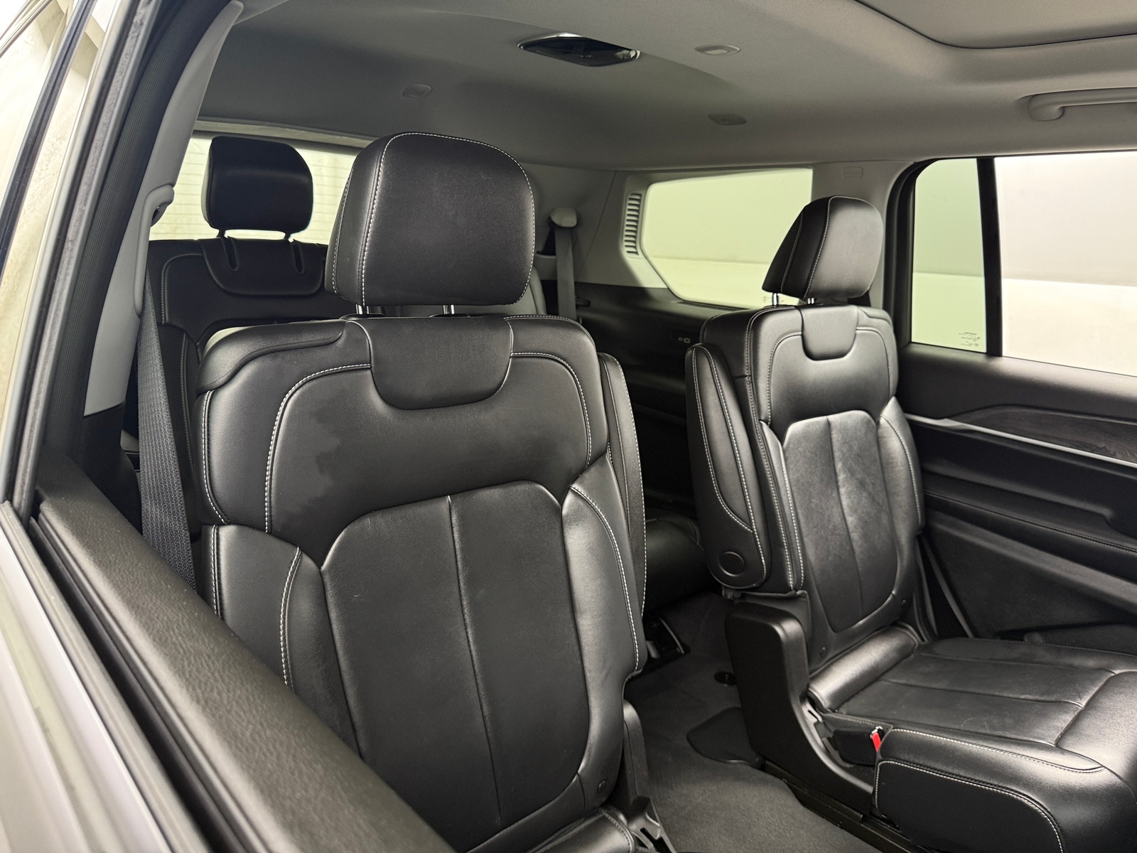 Thumbnail: 2022 Jeep Grand Cherokee L - 5