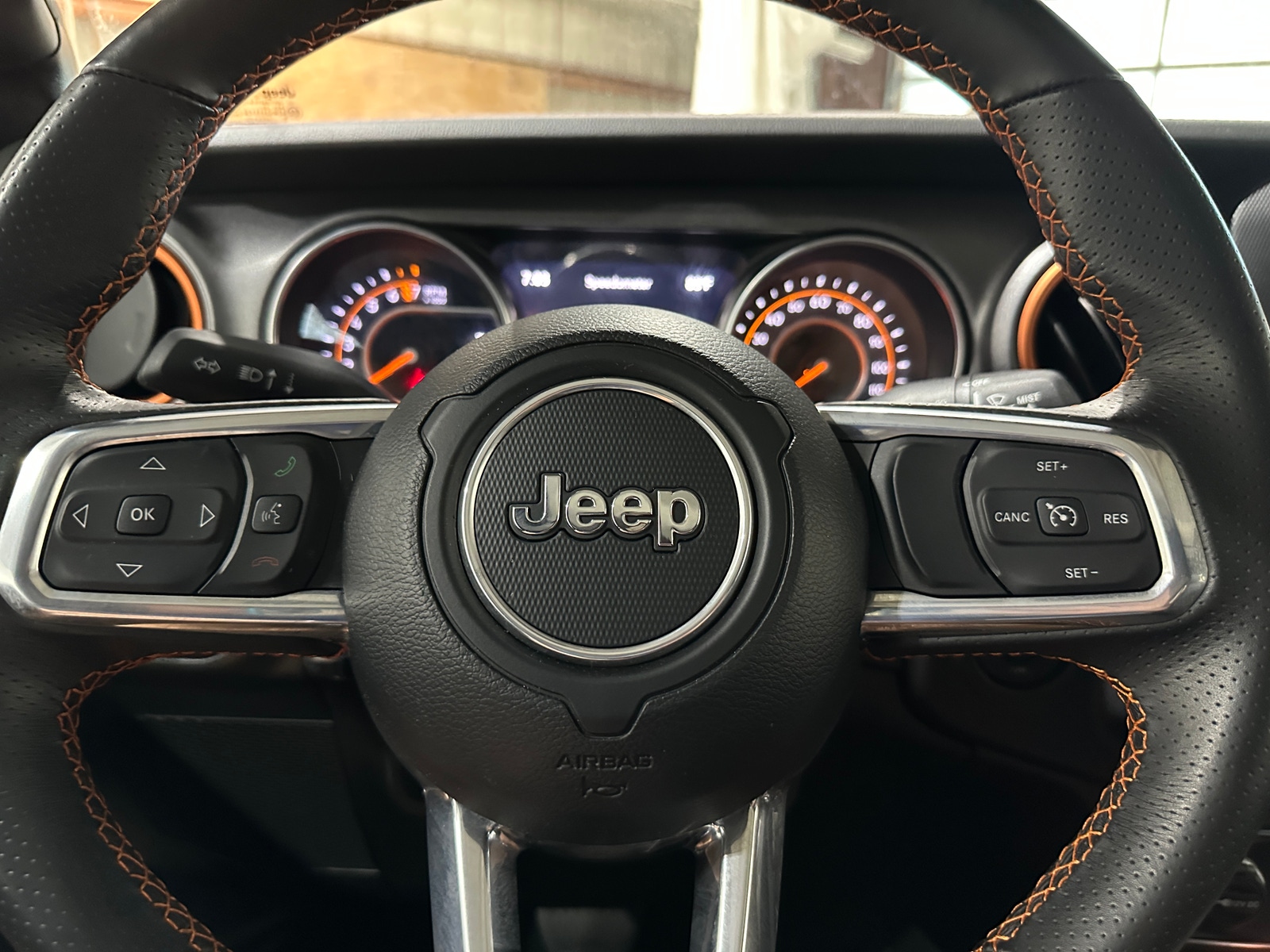 Thumbnail: 2023 Jeep Gladiator - 4