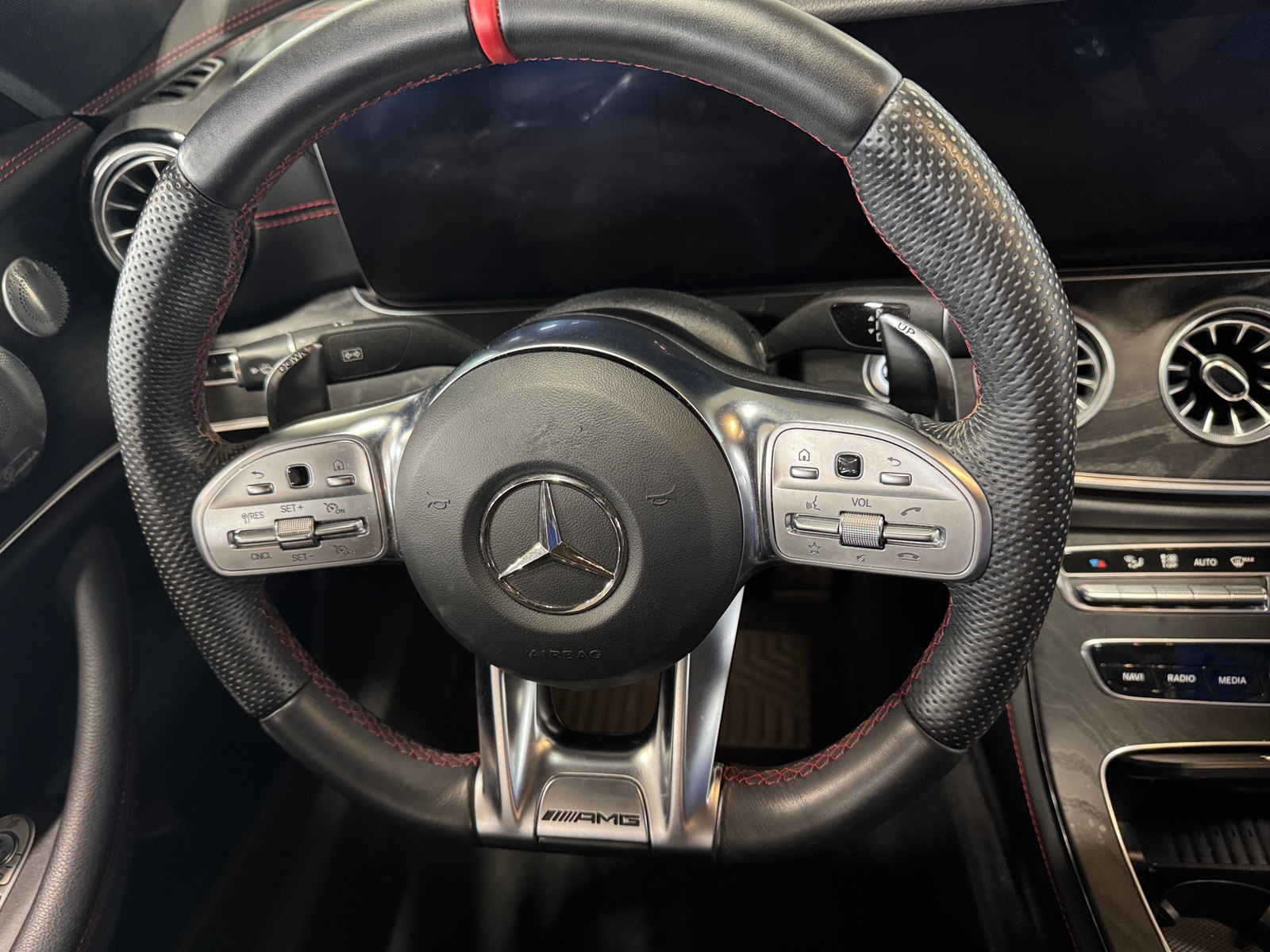 Thumbnail: 2019 Mercedes-Benz E-Class - 3