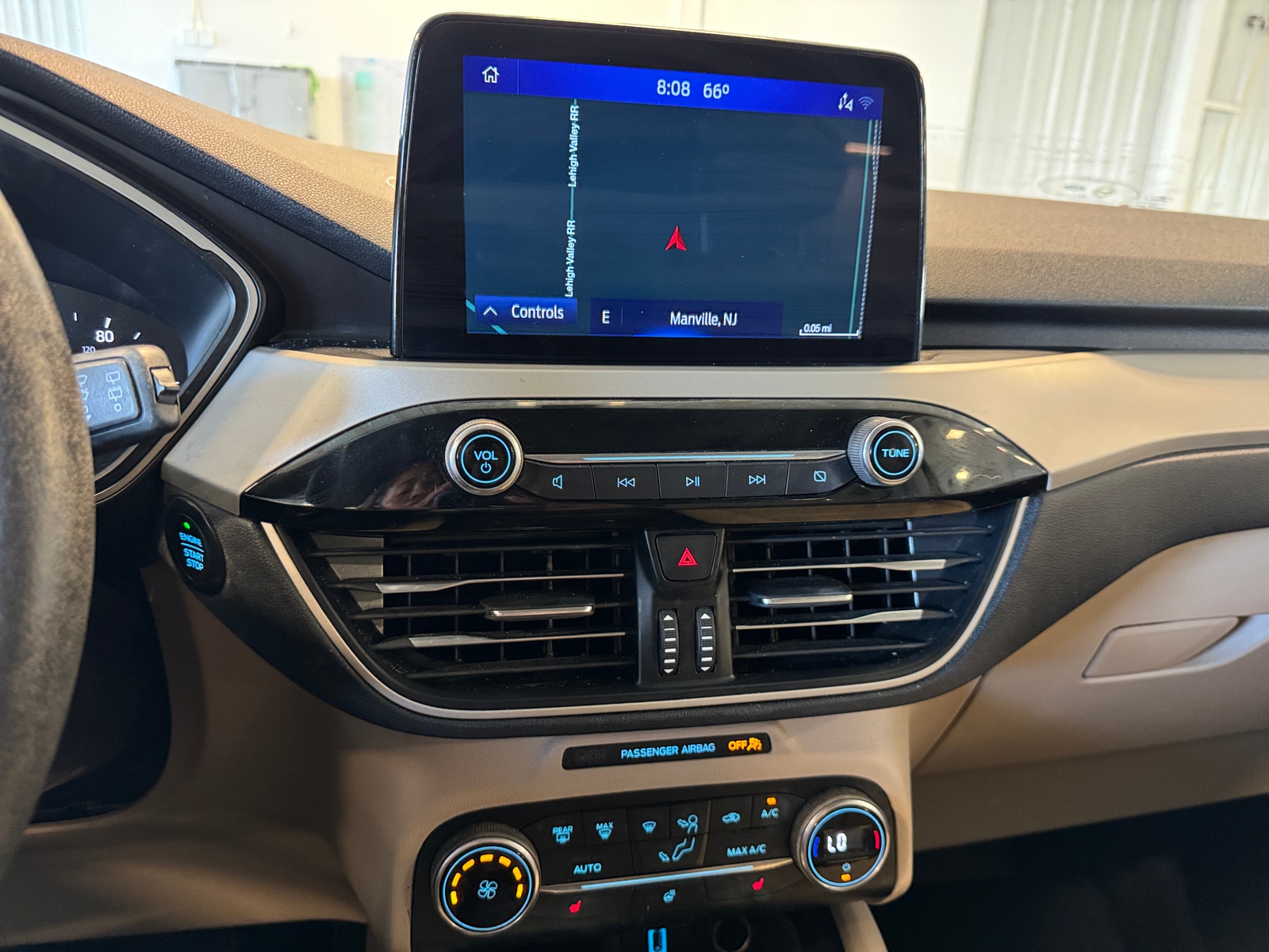 Thumbnail: 2020 Ford Escape - 3