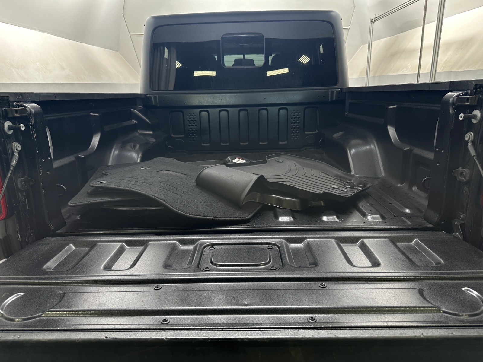 Thumbnail: 2022 Jeep Gladiator - 7