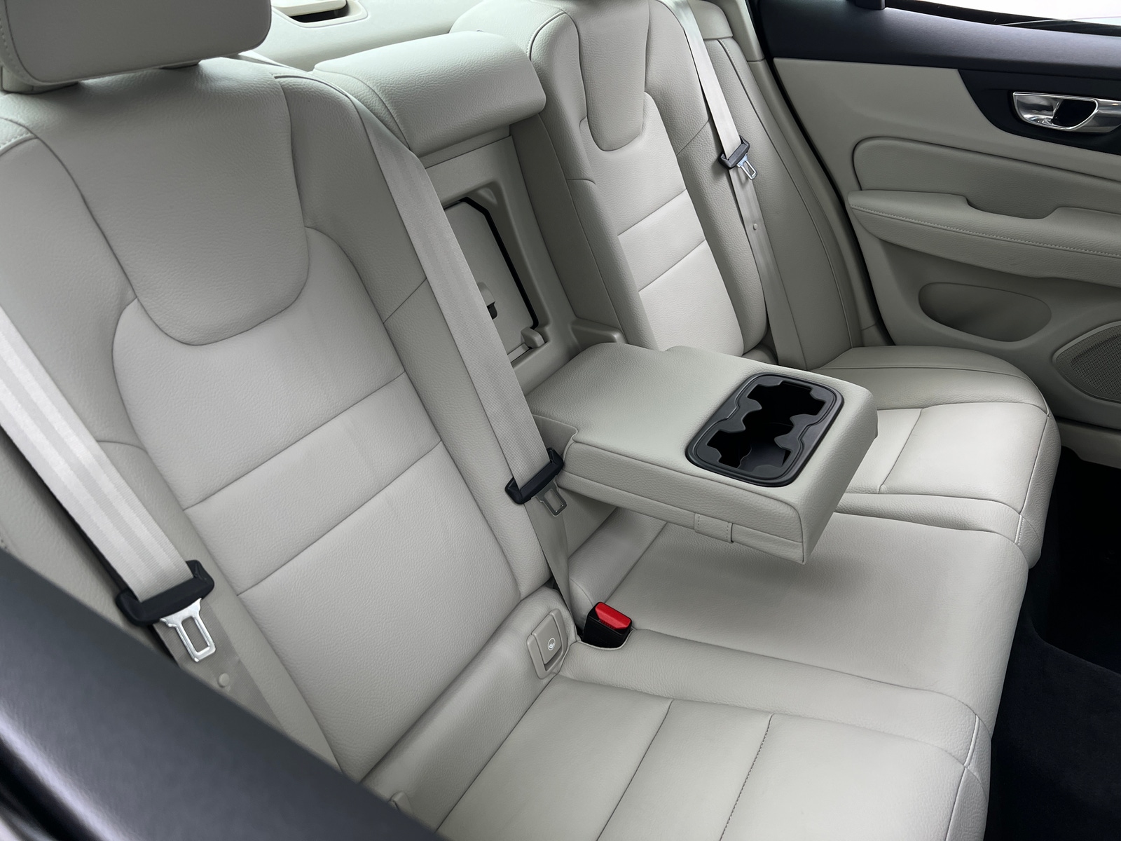 Thumbnail: 2020 Volvo S60 - 4