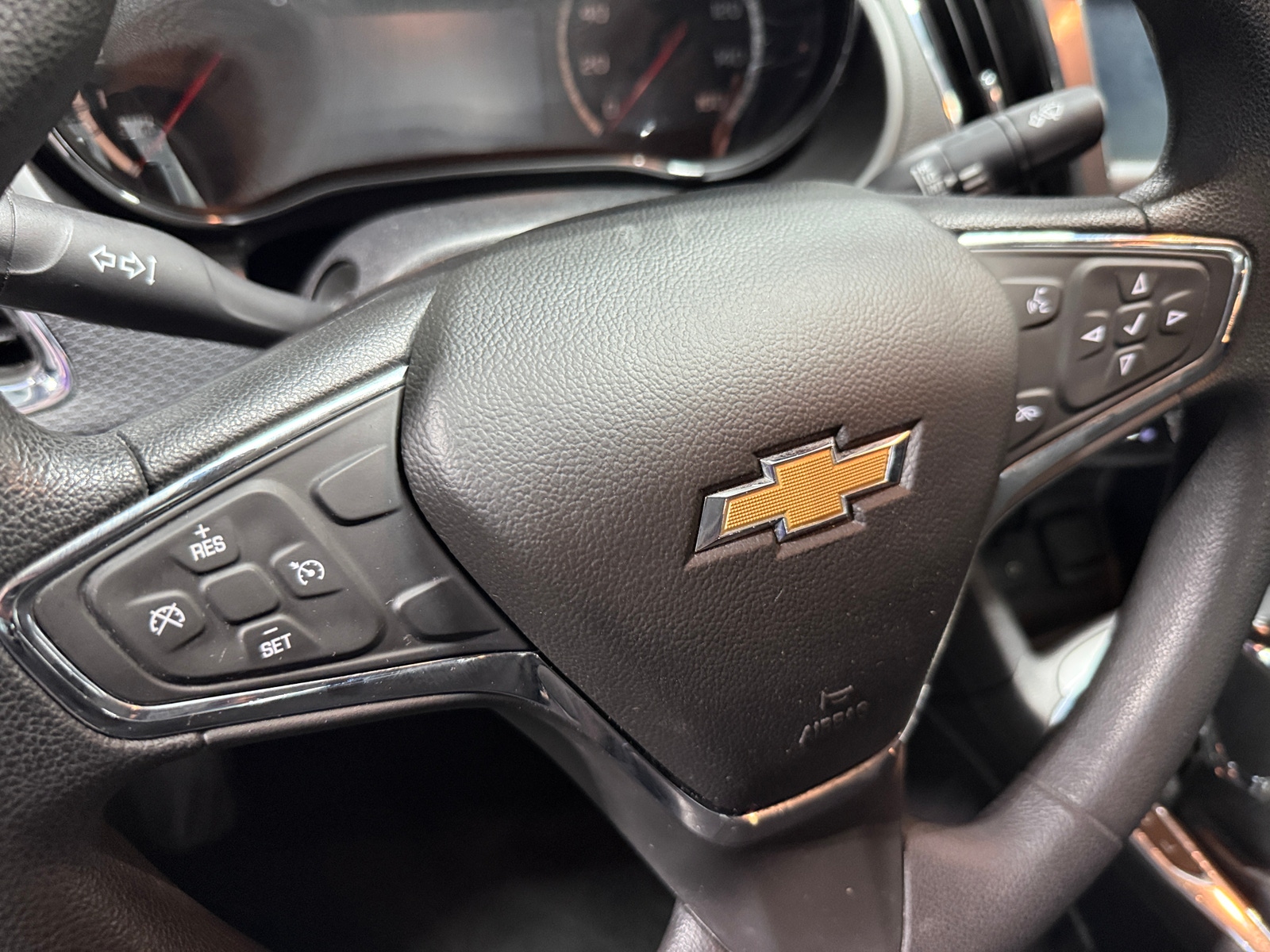 Thumbnail: 2018 Chevrolet Cruze - 5