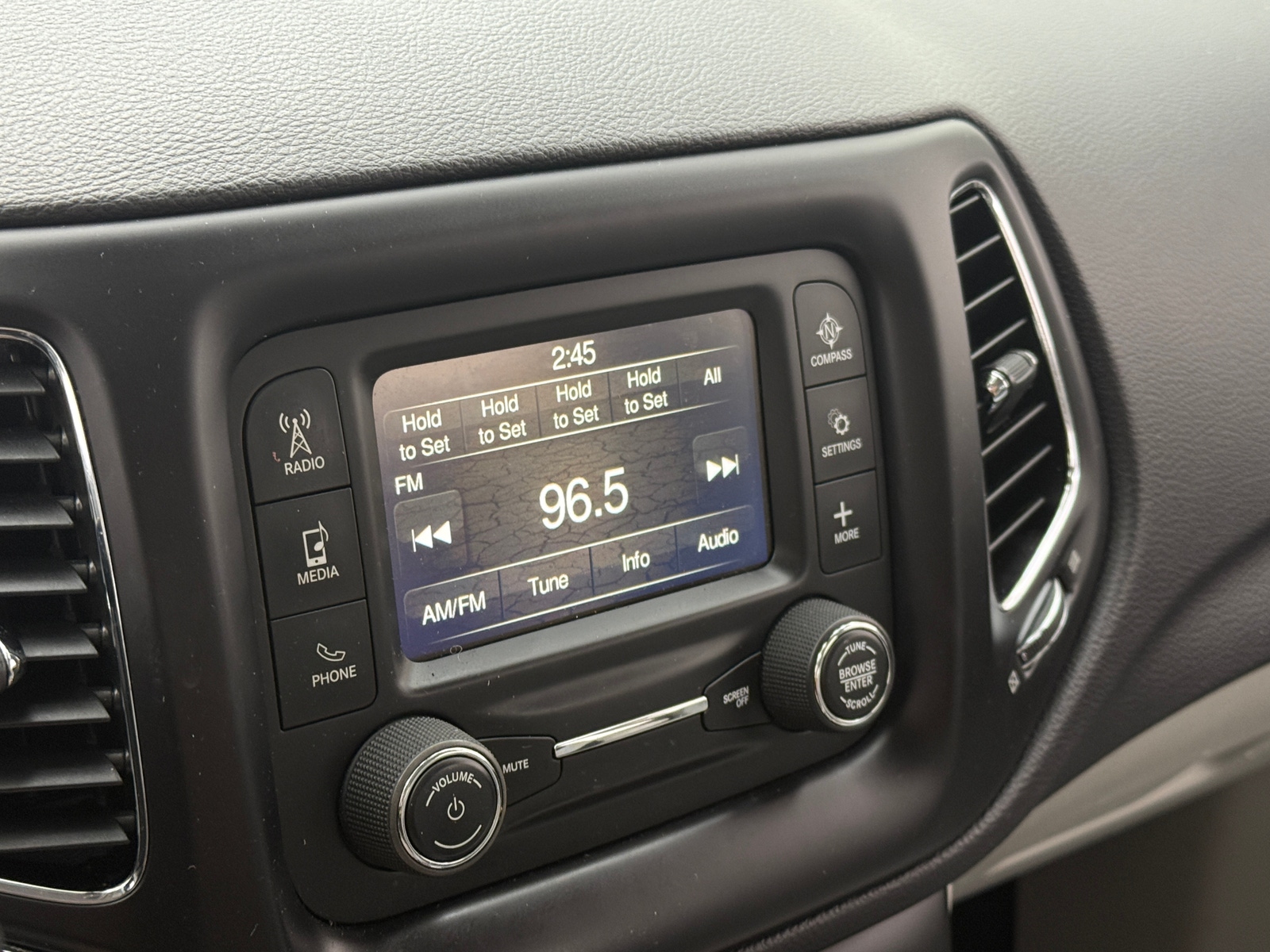 Thumbnail: 2018 Jeep Compass - 4