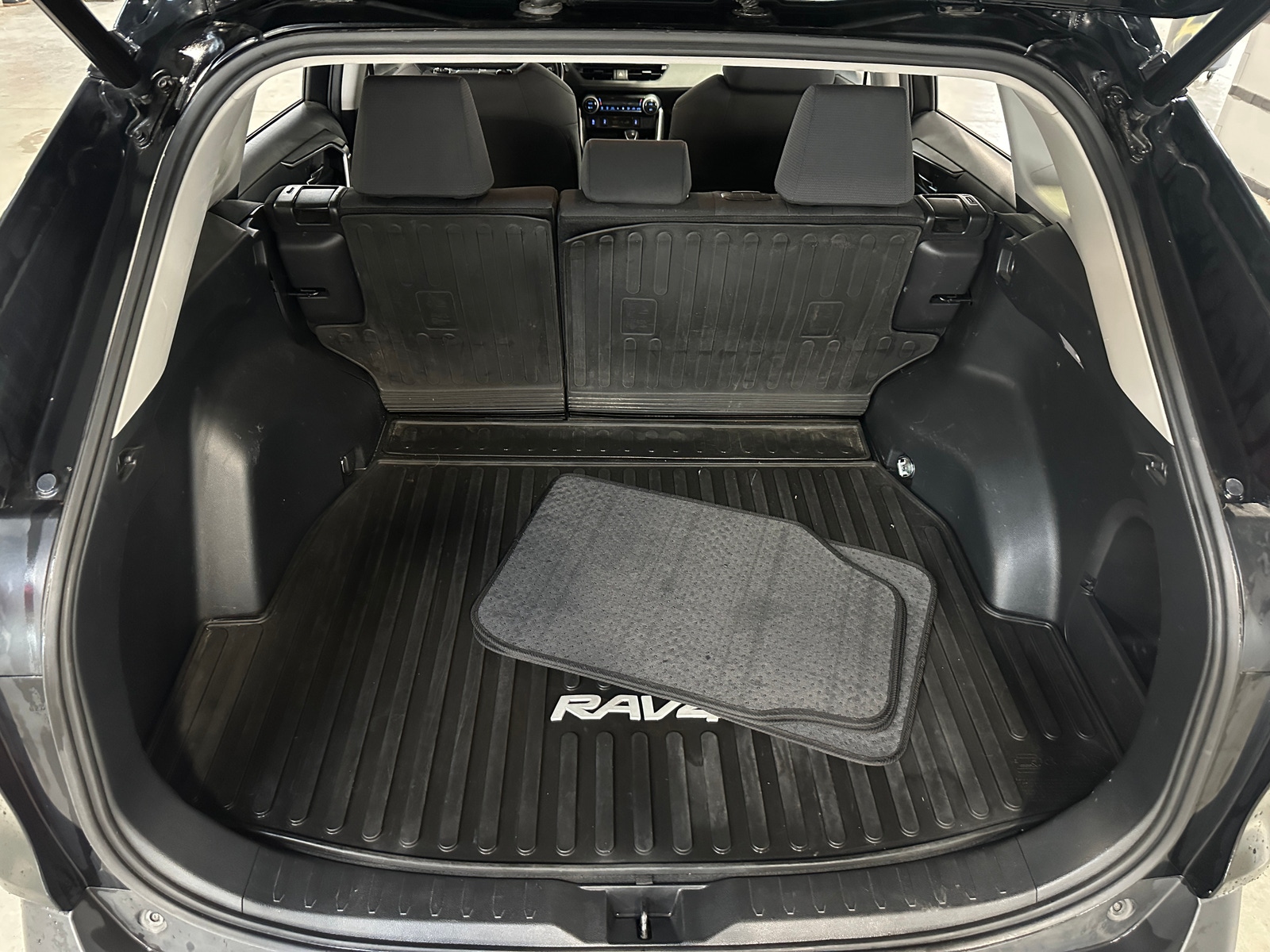 Thumbnail: 2021 Toyota RAV4 - 7
