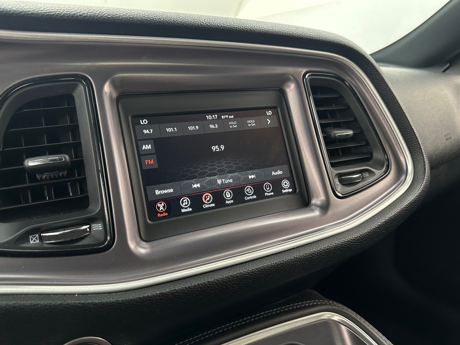 Thumbnail: 2019 Dodge Challenger - 3