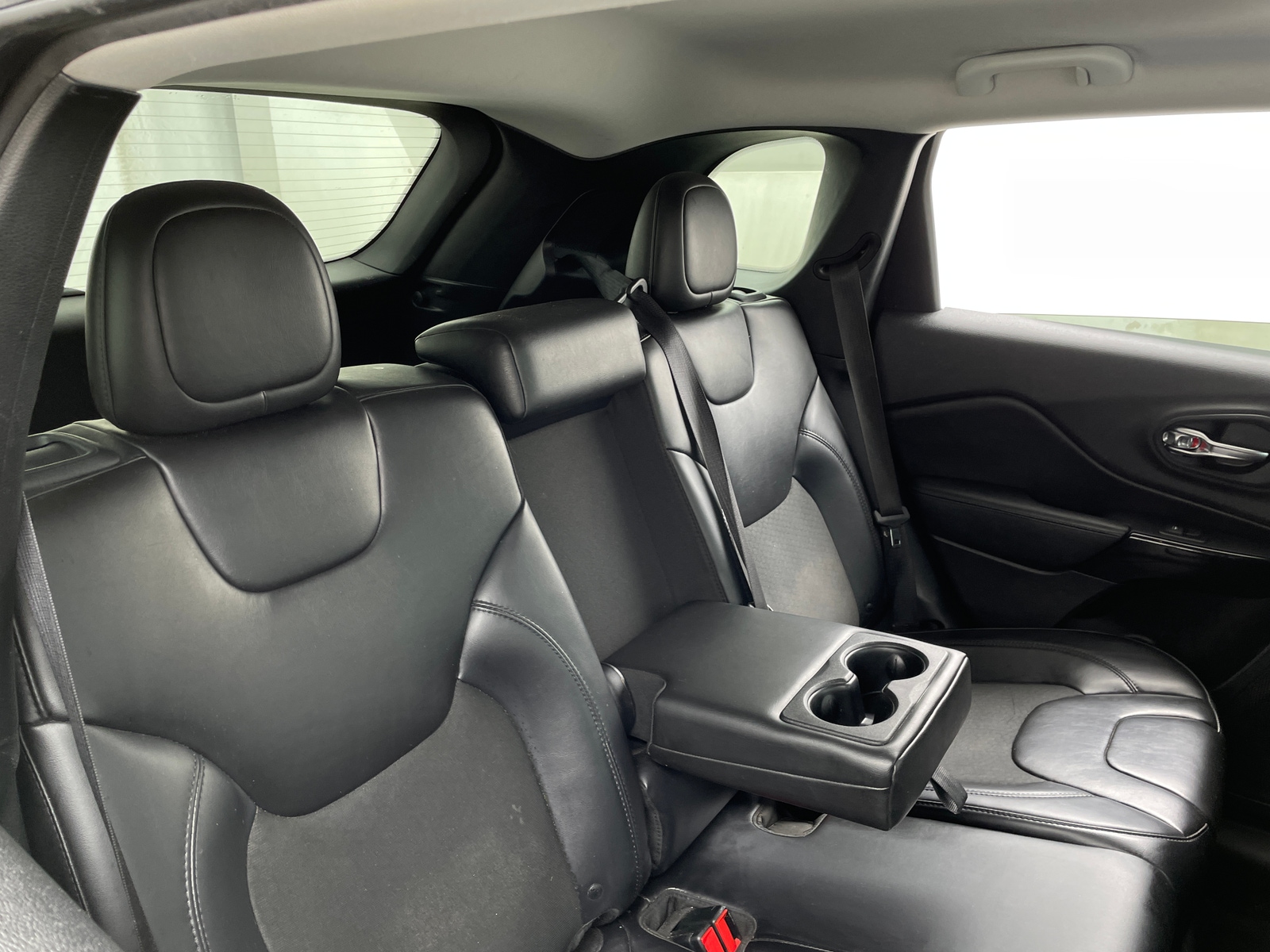 Thumbnail: 2019 Jeep Cherokee - 5