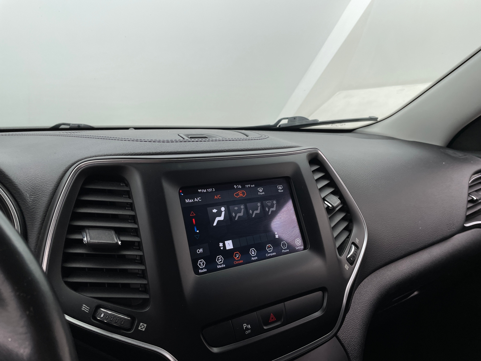 Thumbnail: 2019 Jeep Cherokee - 3