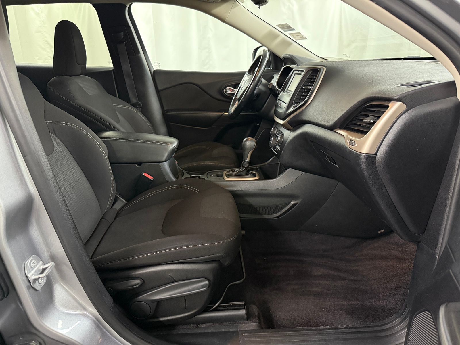 Thumbnail: 2016 Jeep Cherokee - 2