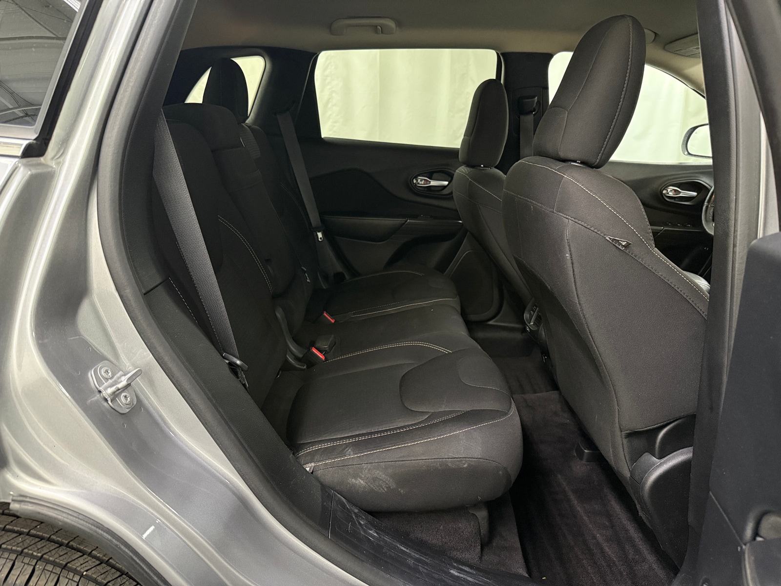 Thumbnail: 2016 Jeep Cherokee - 6