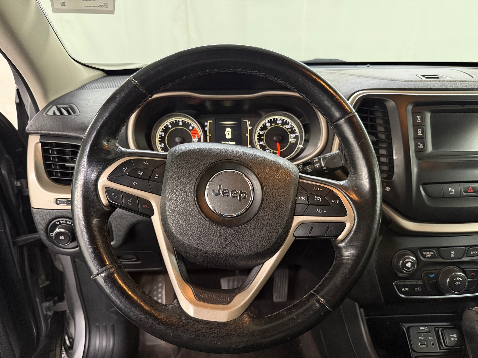 Thumbnail: 2016 Jeep Cherokee - 5