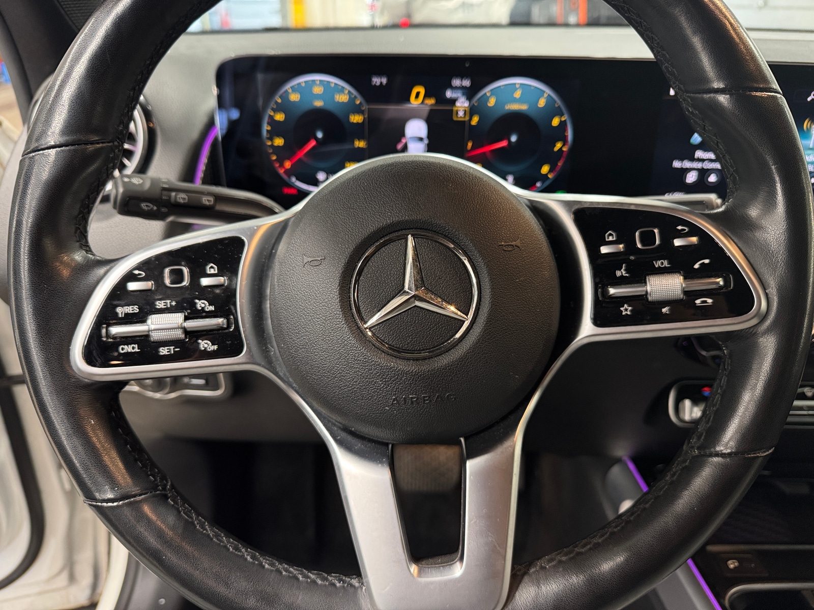 Thumbnail: 2022 Mercedes-Benz GLB - 4