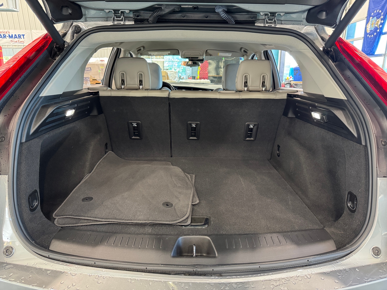 Thumbnail: 2023 Cadillac XT4 - 6