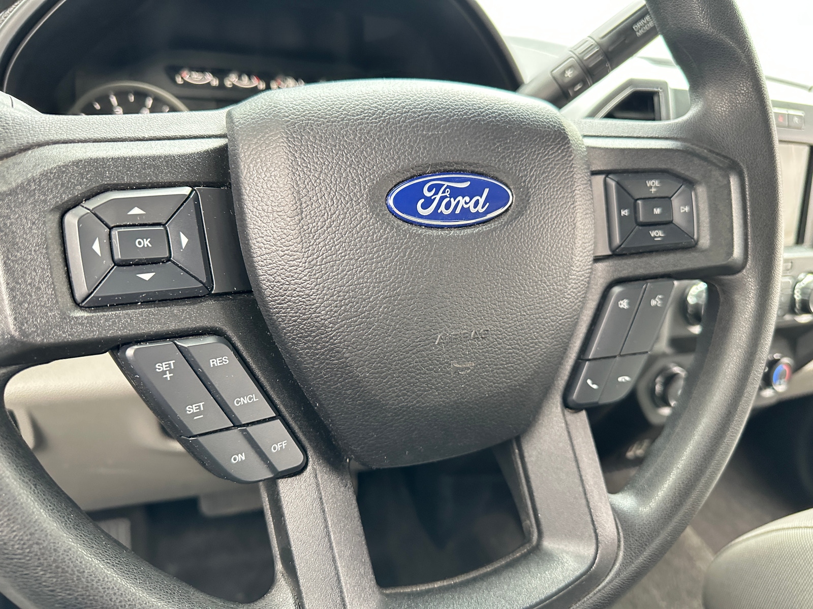 Thumbnail: 2019 Ford Econoline - 5