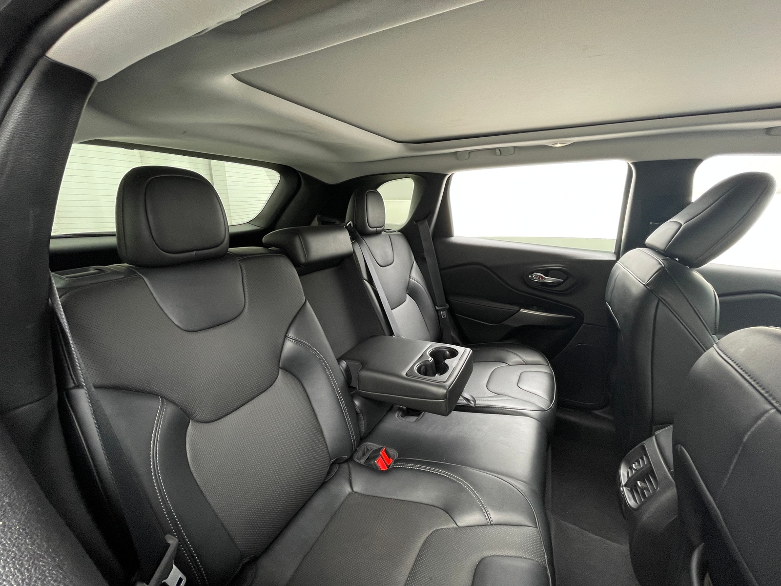 Thumbnail: 2022 Jeep Cherokee - 5