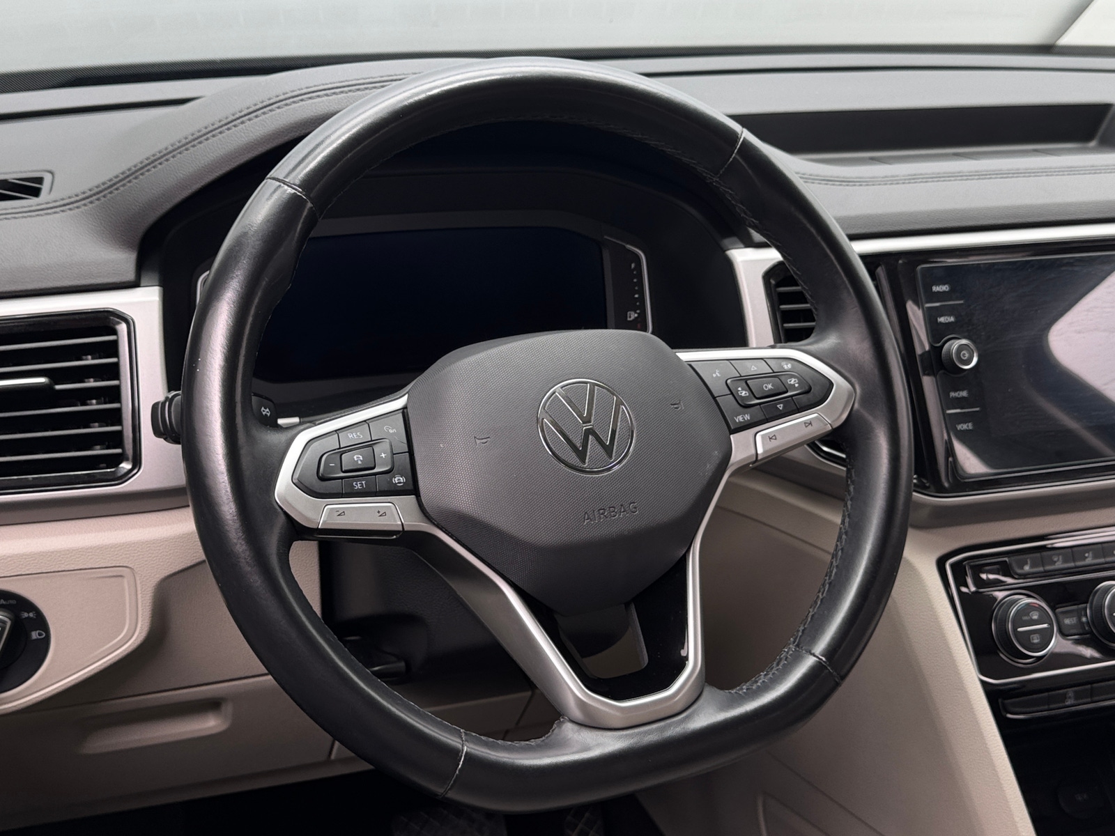 Thumbnail: 2021 Volkswagen Atlas - 4