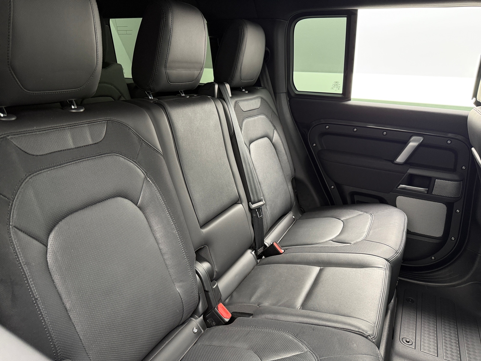 Thumbnail: 2023 Land Rover Defender - 5