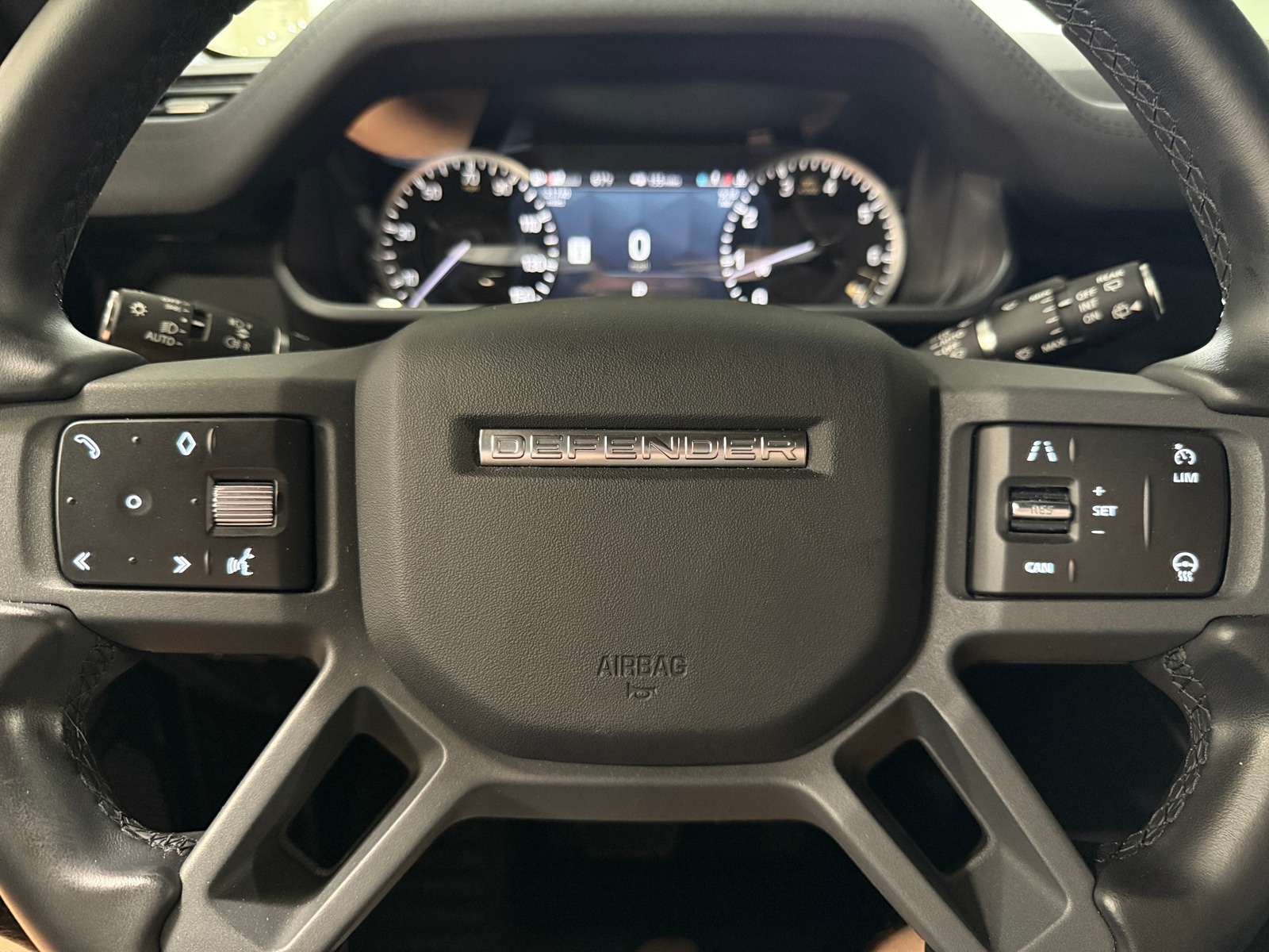 Thumbnail: 2023 Land Rover Defender - 4
