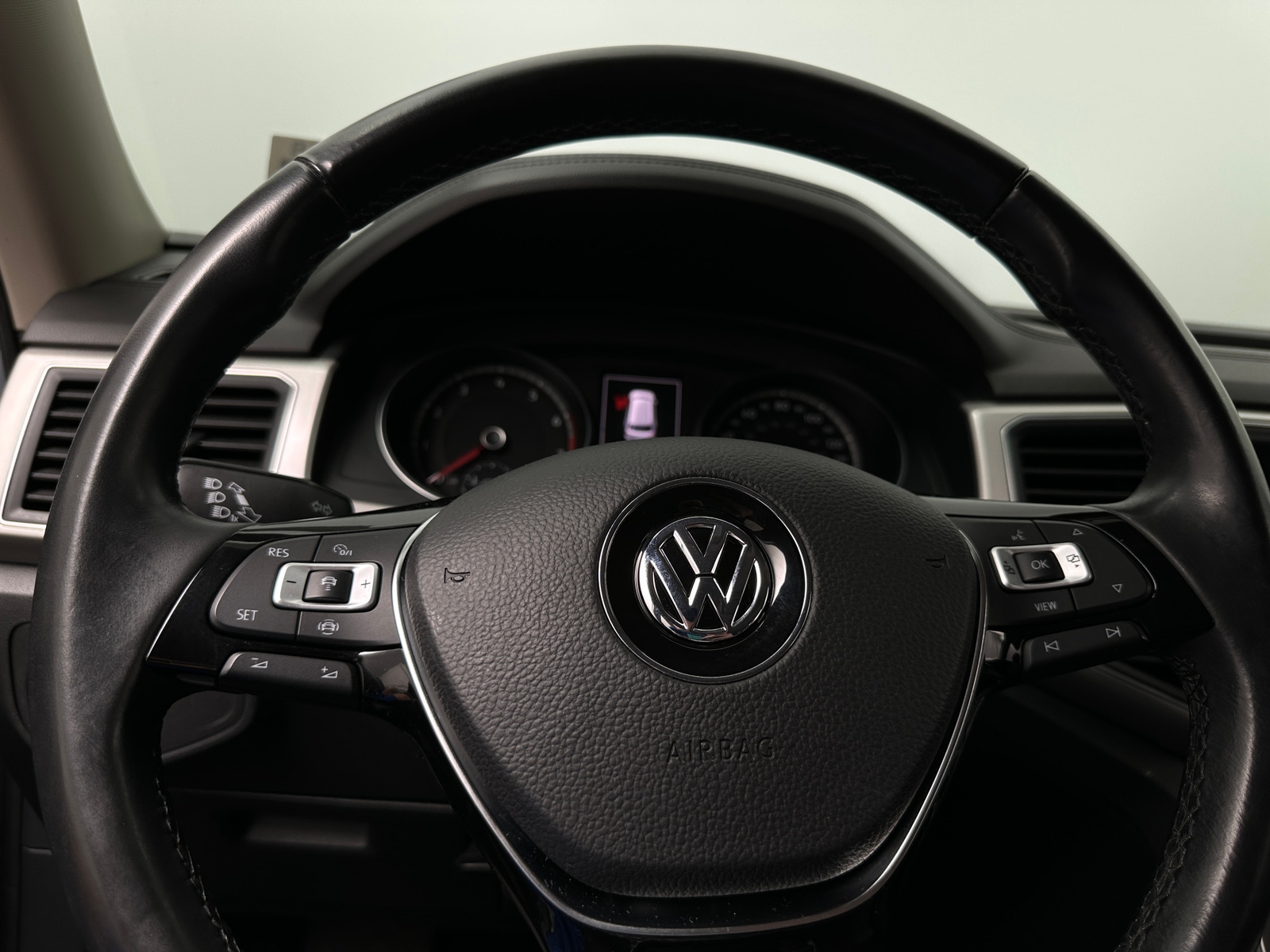 Thumbnail: 2019 Volkswagen Atlas - 4