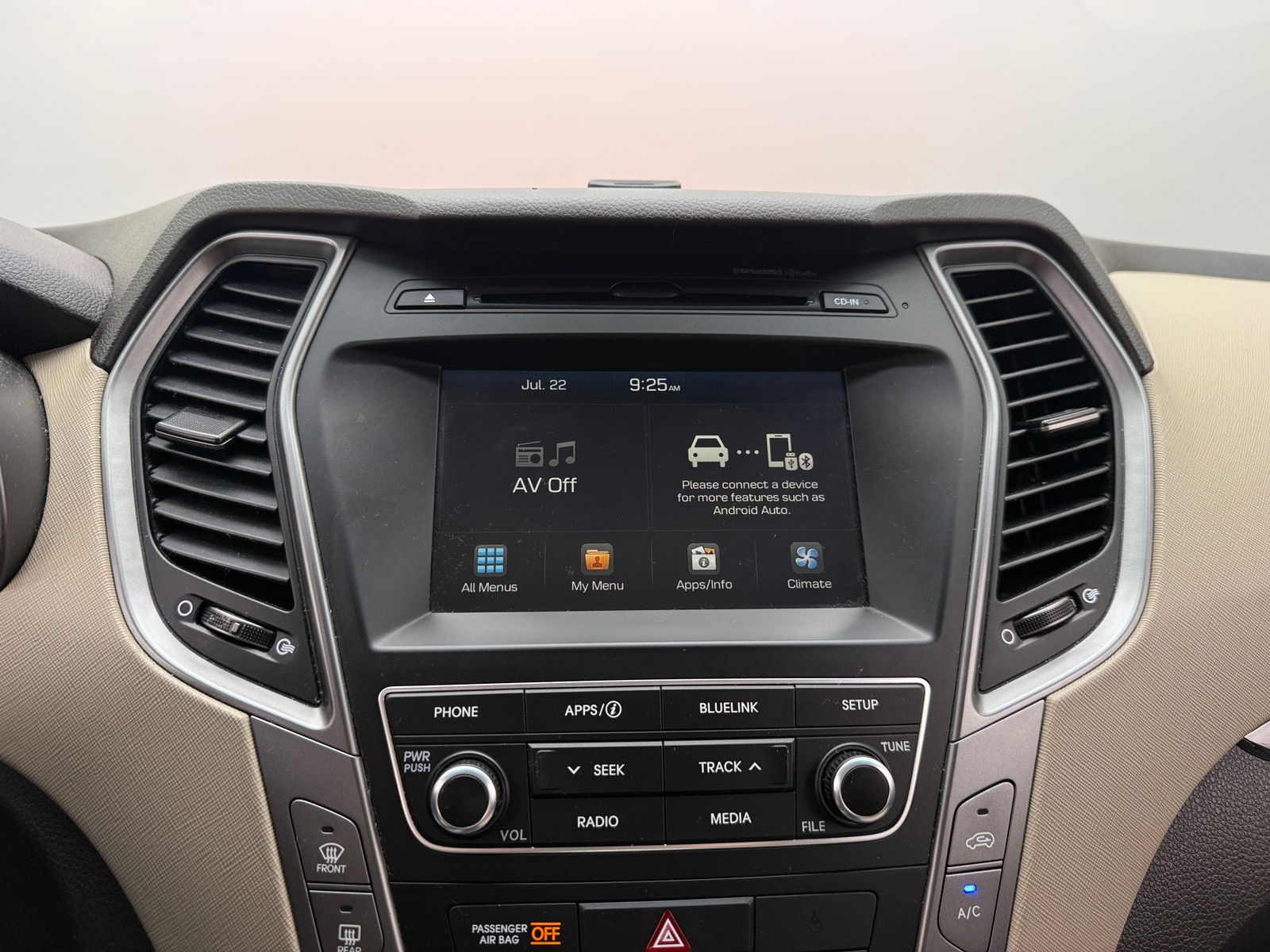 Thumbnail: 2017 Hyundai Santa Fe - 4