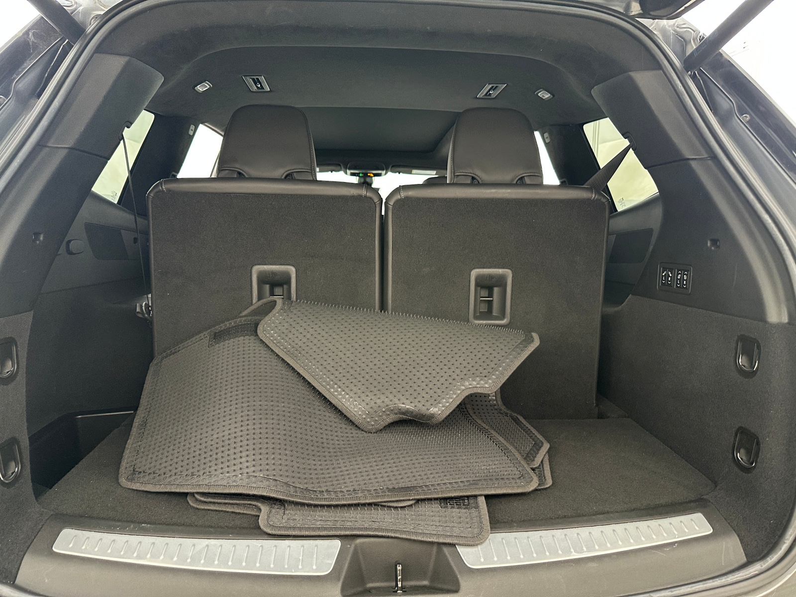 Thumbnail: 2022 Cadillac XT6 - 6