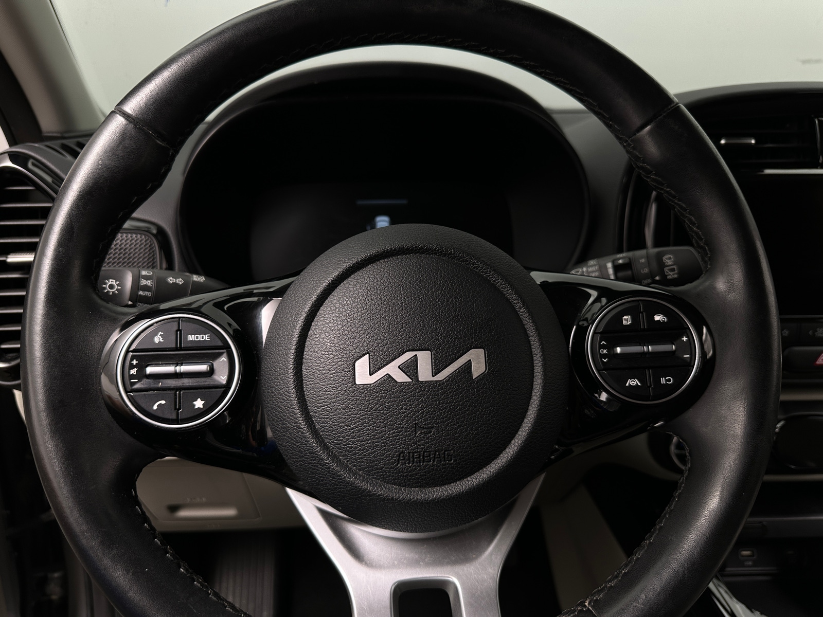 Thumbnail: 2023 Kia Soul - 5