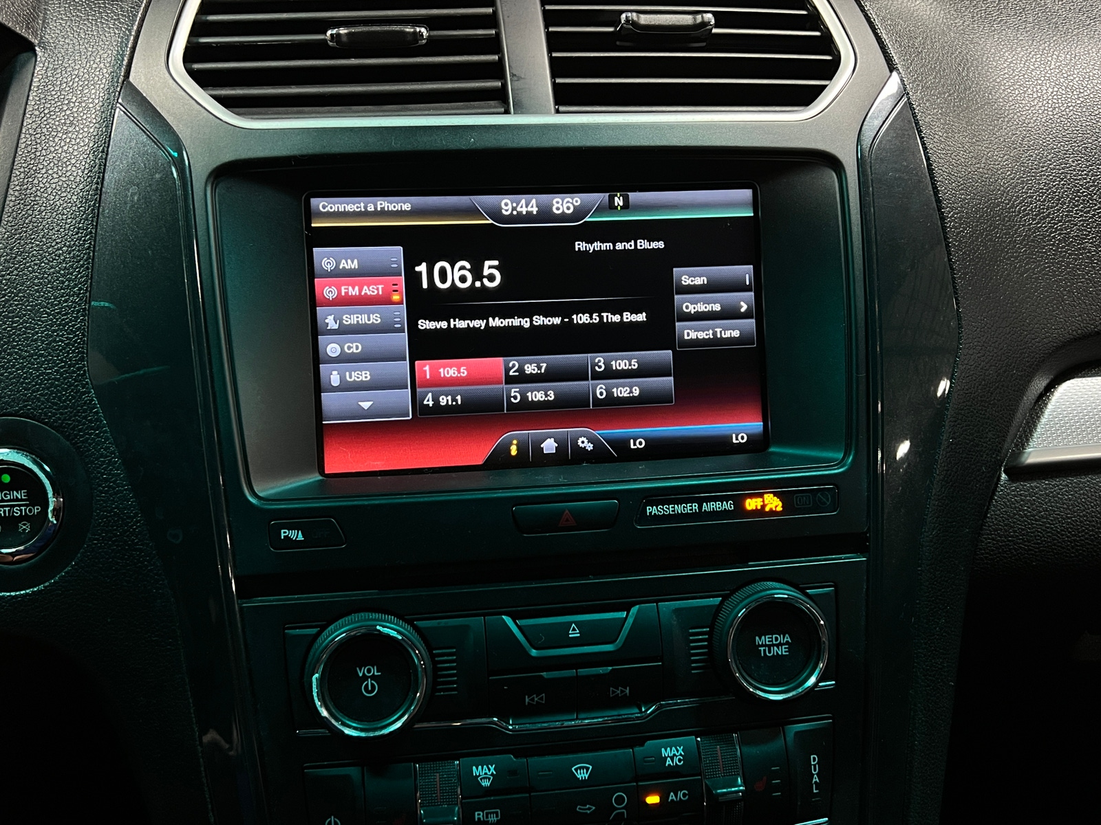 Thumbnail: 2016 Ford Explorer - 4