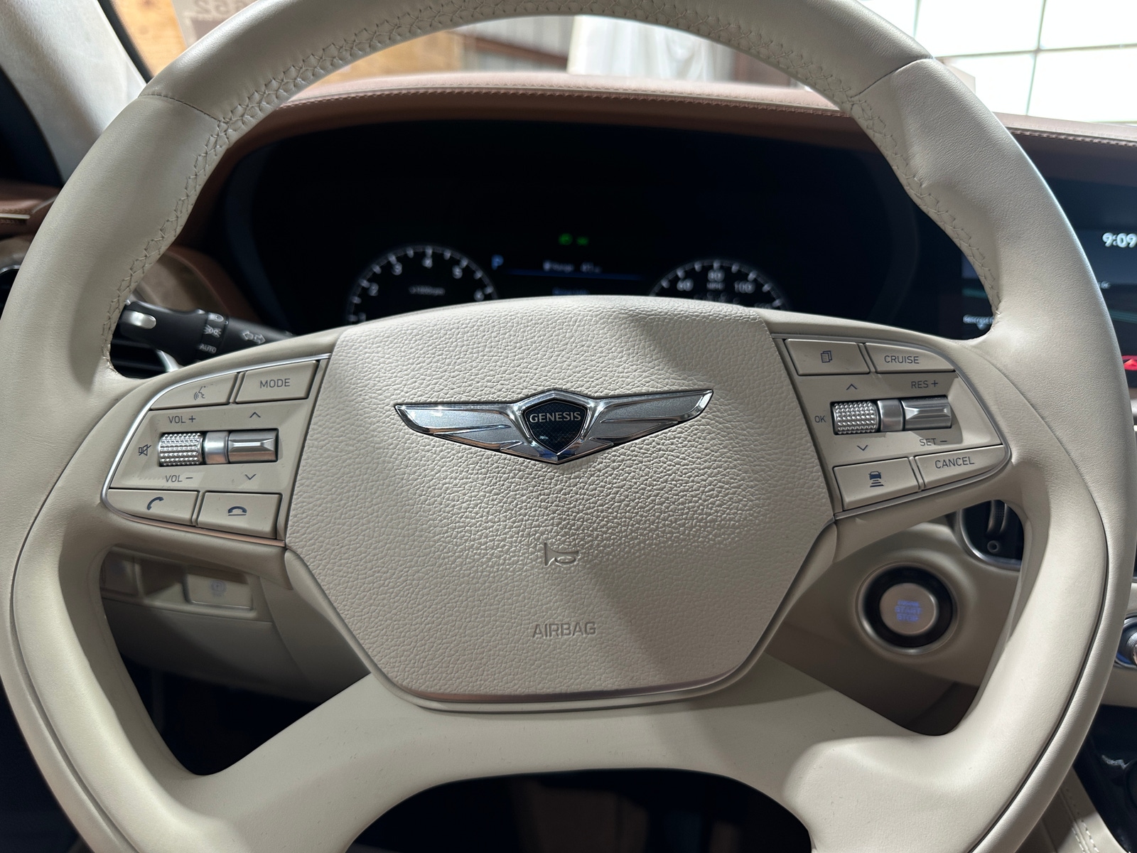 Thumbnail: 2021 Genesis G90 - 4