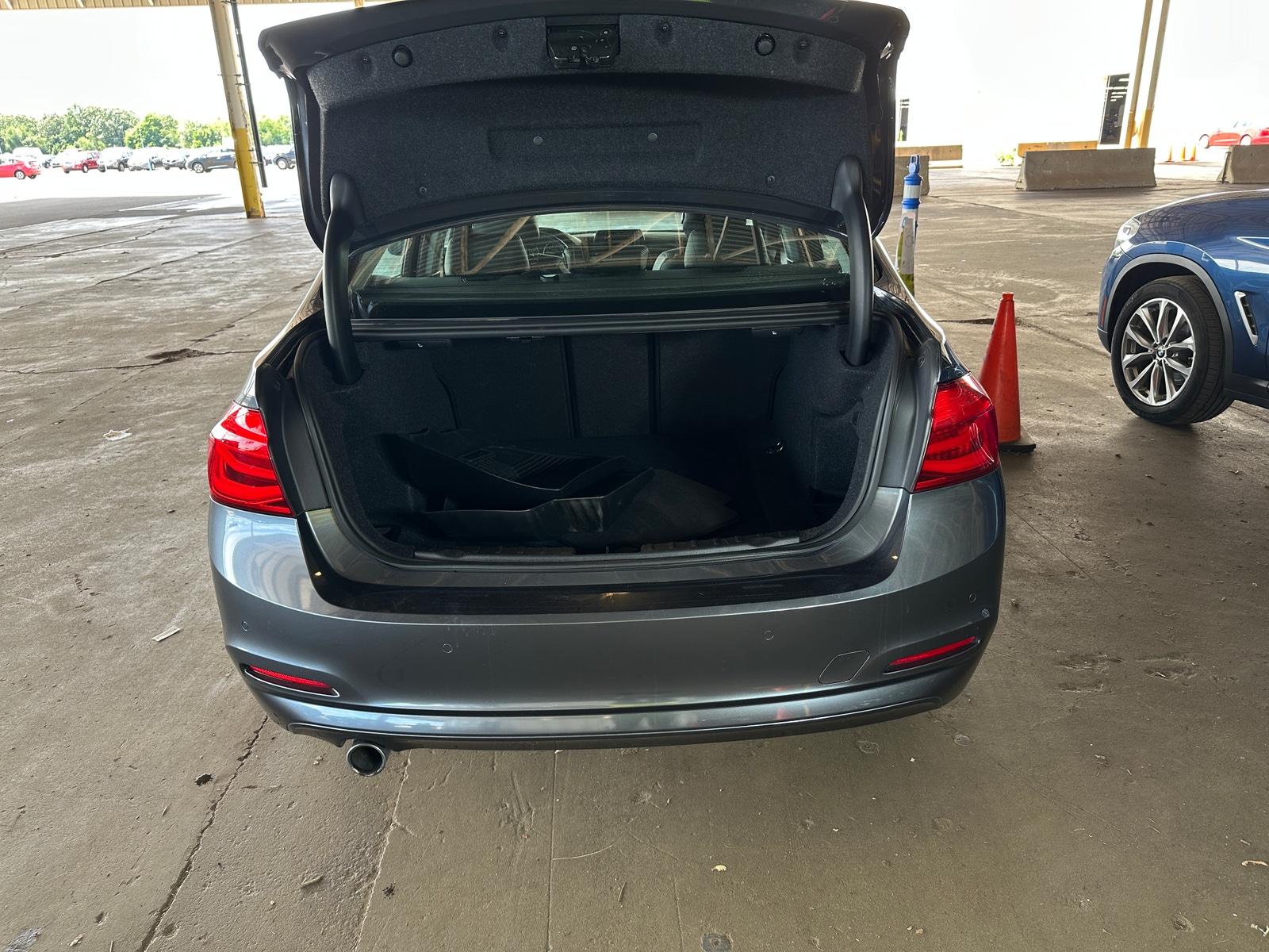 Thumbnail: 2016 BMW 3 Series - 6